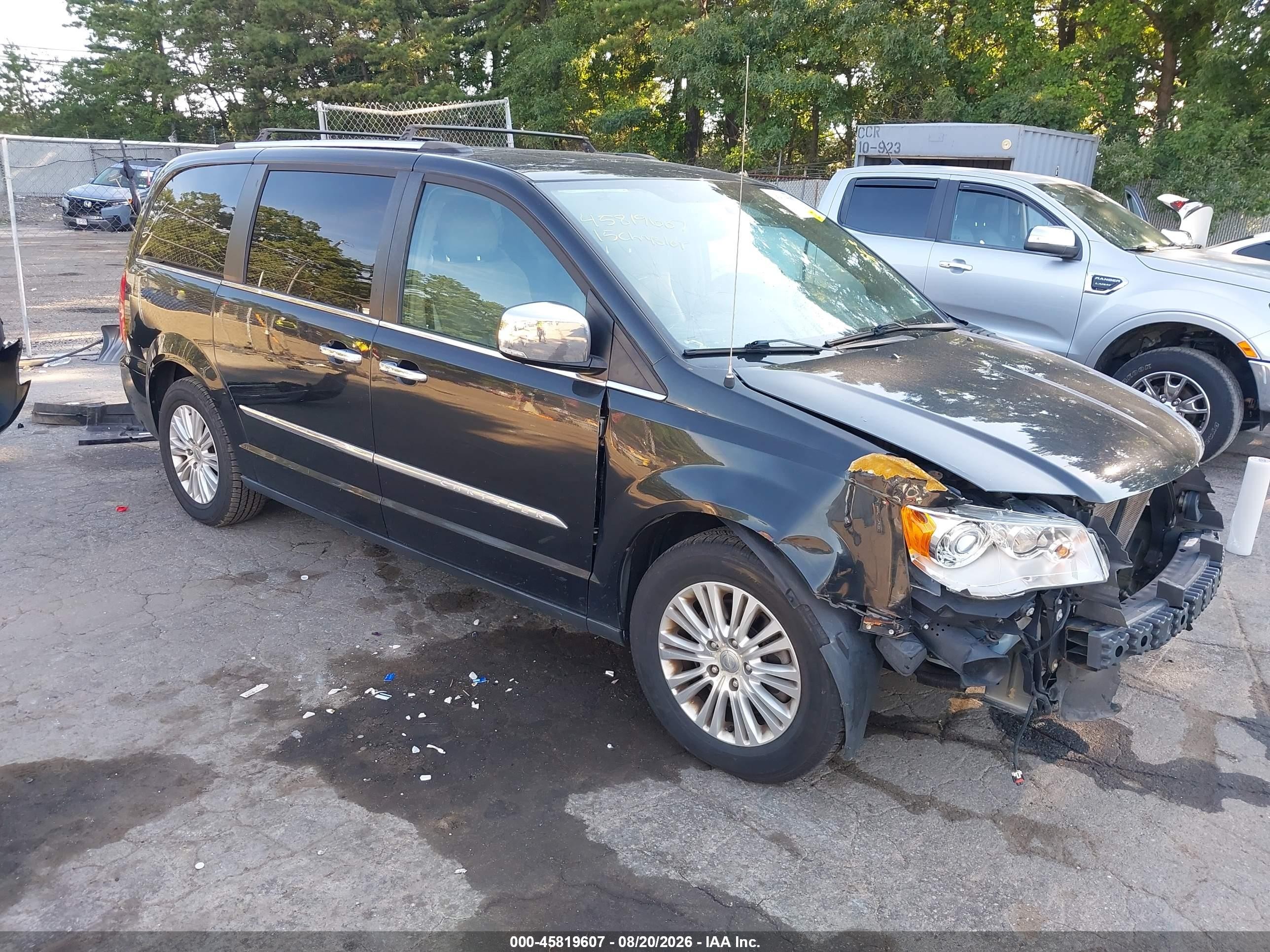 2015 Chrysler Town & Country Limited Platinum Black vin: 2C4RC1GG4FR554714