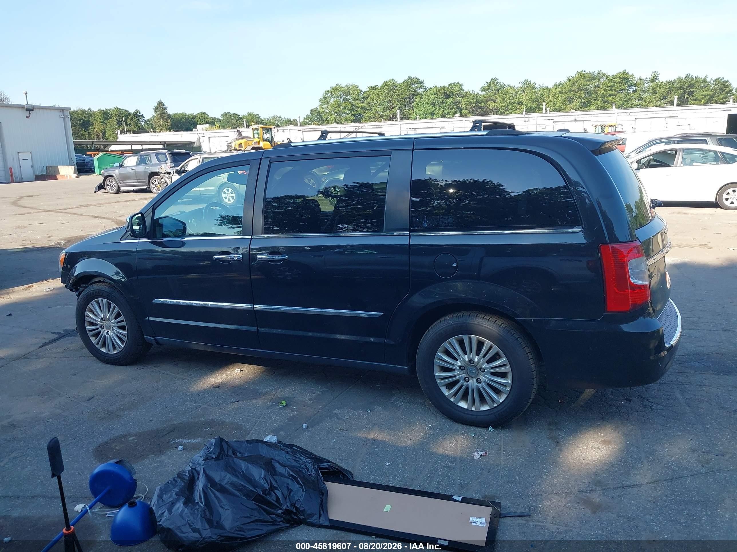 2015 Chrysler Town & Country Limited Platinum Black vin: 2C4RC1GG4FR554714
