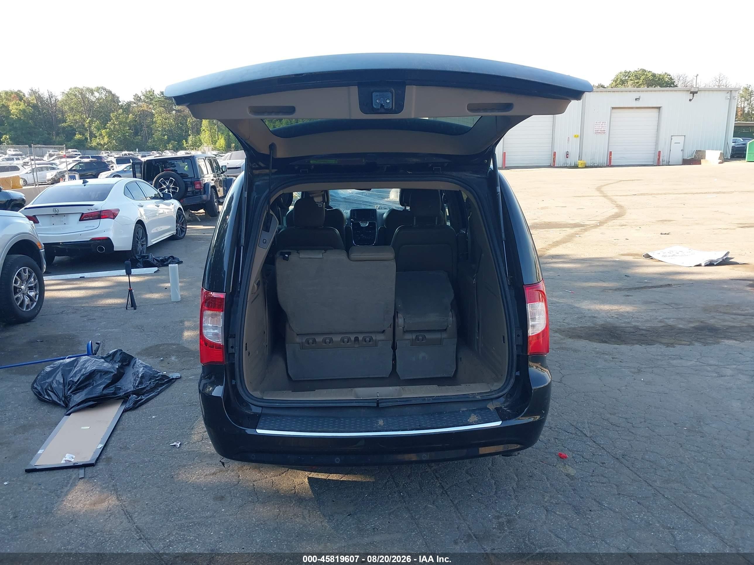 2015 Chrysler Town & Country Limited Platinum Black vin: 2C4RC1GG4FR554714