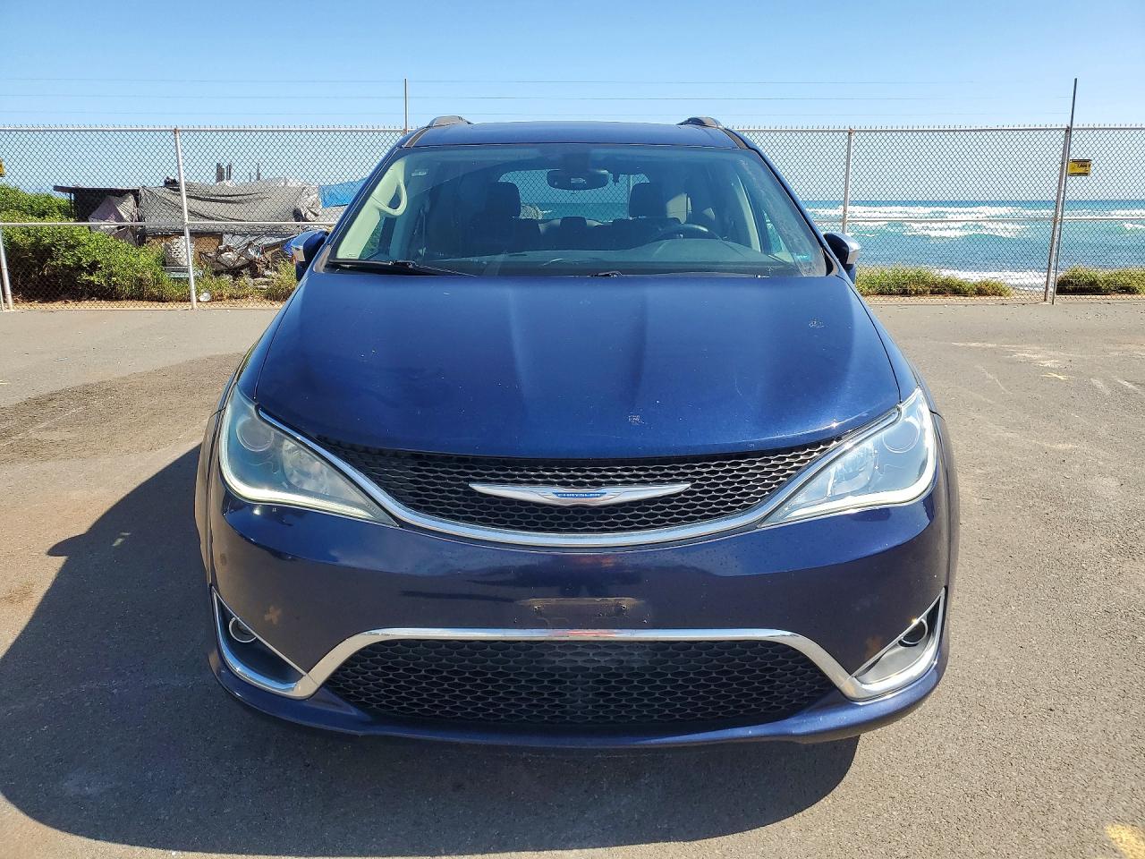 2018 Chrysler Pacifica Limited Blue vin: 2C4RC1GG4JR273828