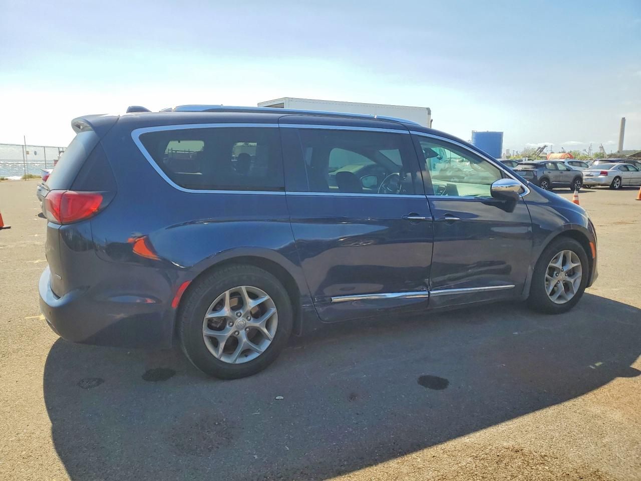2018 Chrysler Pacifica Limited Blue vin: 2C4RC1GG4JR273828