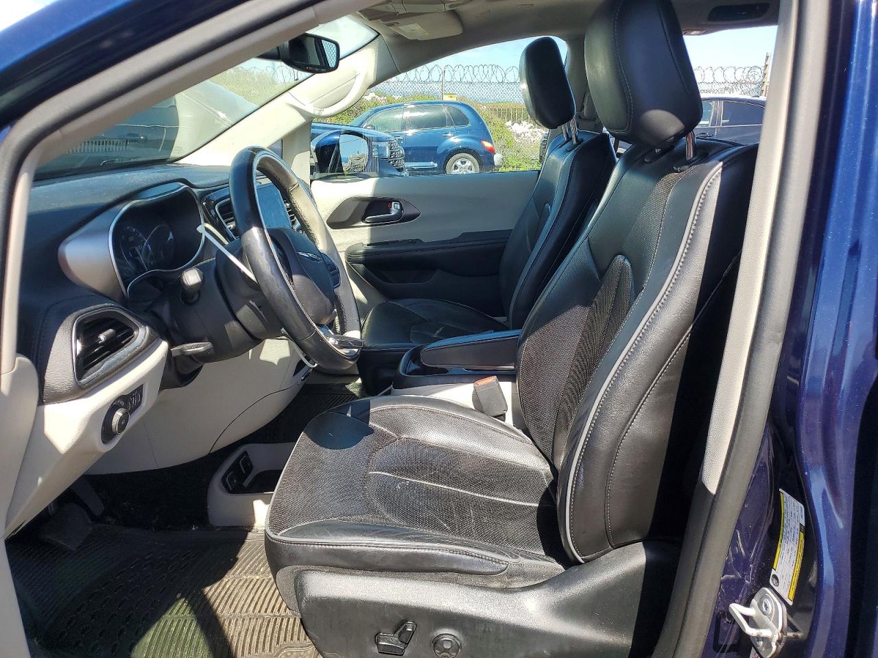 2018 Chrysler Pacifica Limited Blue vin: 2C4RC1GG4JR273828