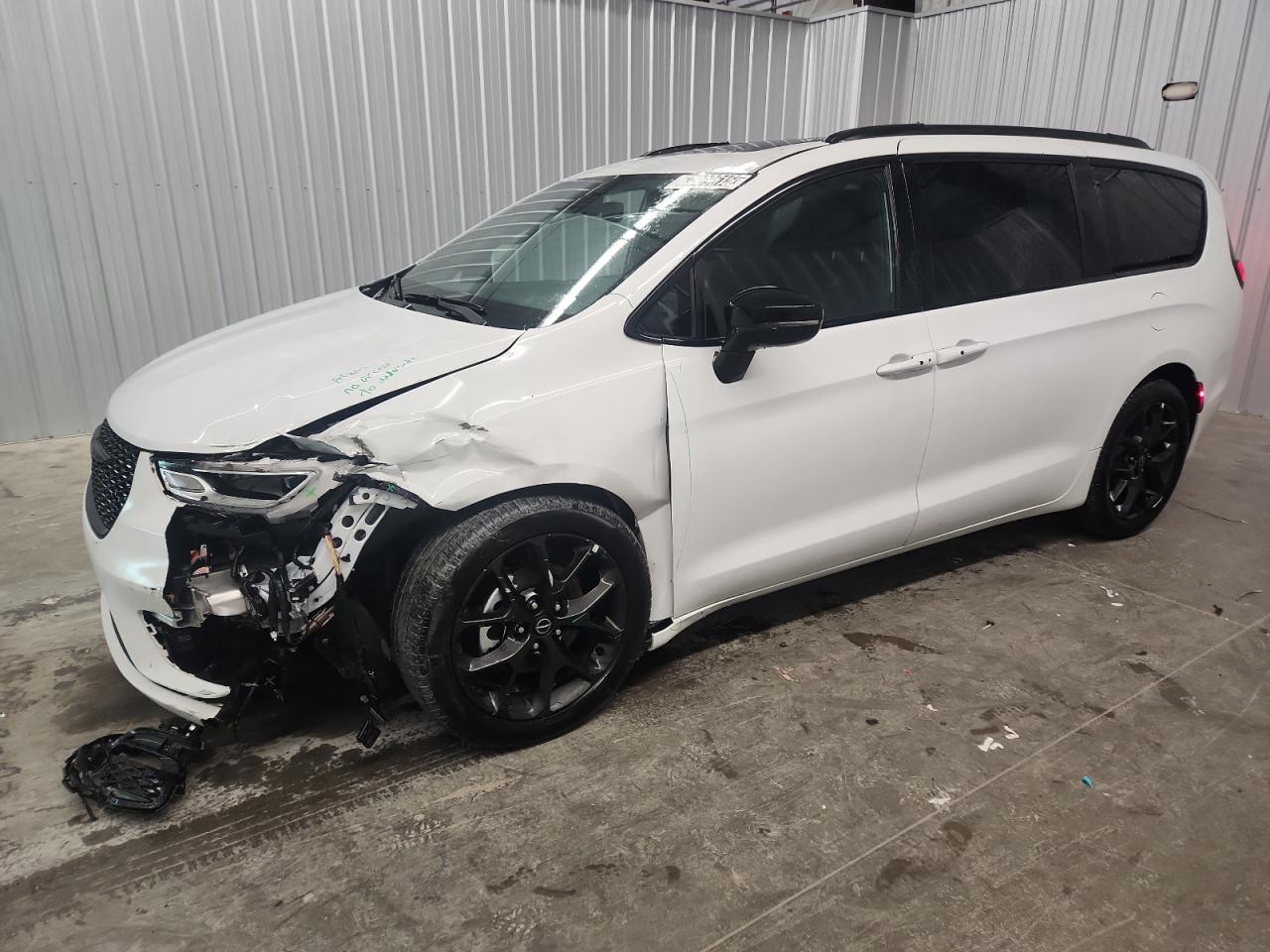 2025 Chrysler Pacifica Limited   White vin: 2C4RC1GG4SR550995 Damage: Front Bumper Reinforcement, Broken, Replacement Required