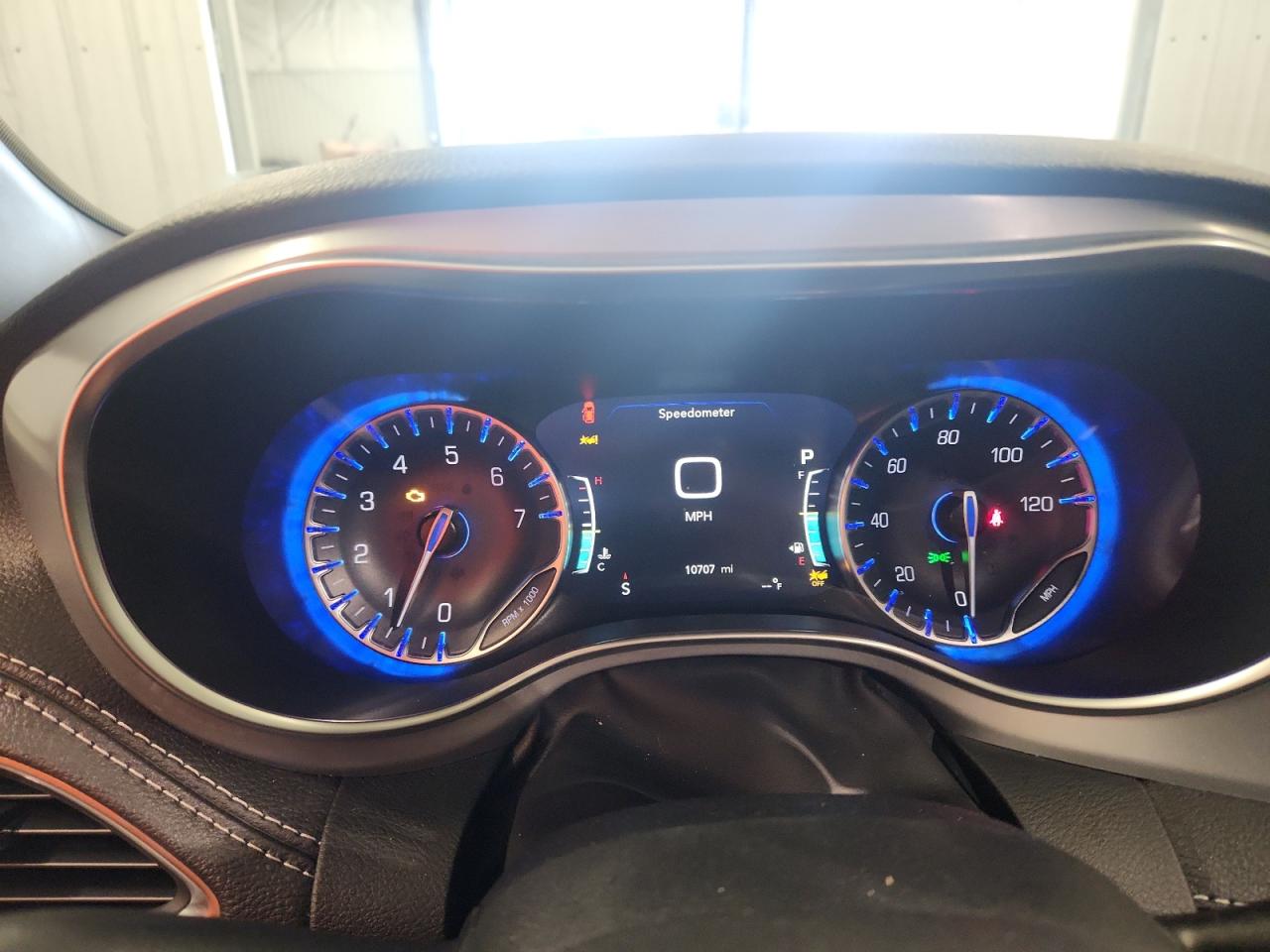 2025 Chrysler Pacifica Limited   White vin: 2C4RC1GG4SR550995