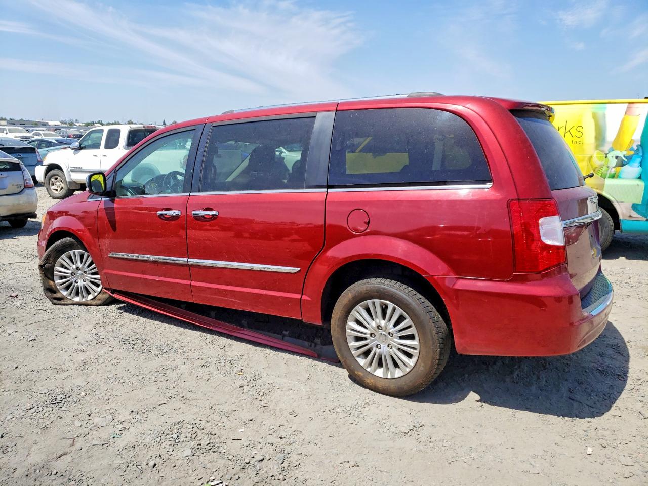 2015 Chrysler Town & Country Limited Platinum Red vin: 2C4RC1GG5FR529174