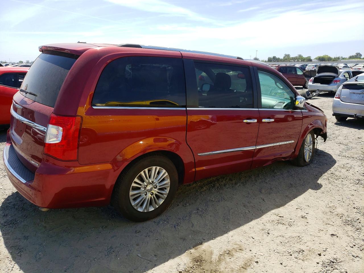 2015 Chrysler Town & Country Limited Platinum Red vin: 2C4RC1GG5FR529174