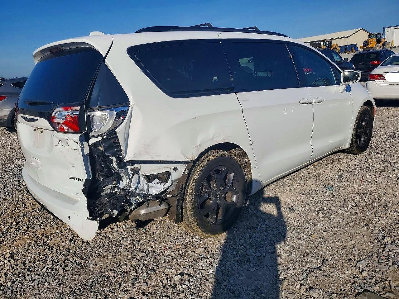 2020 Chrysler Pacifica Limited White vin: 2C4RC1GG5LR286607