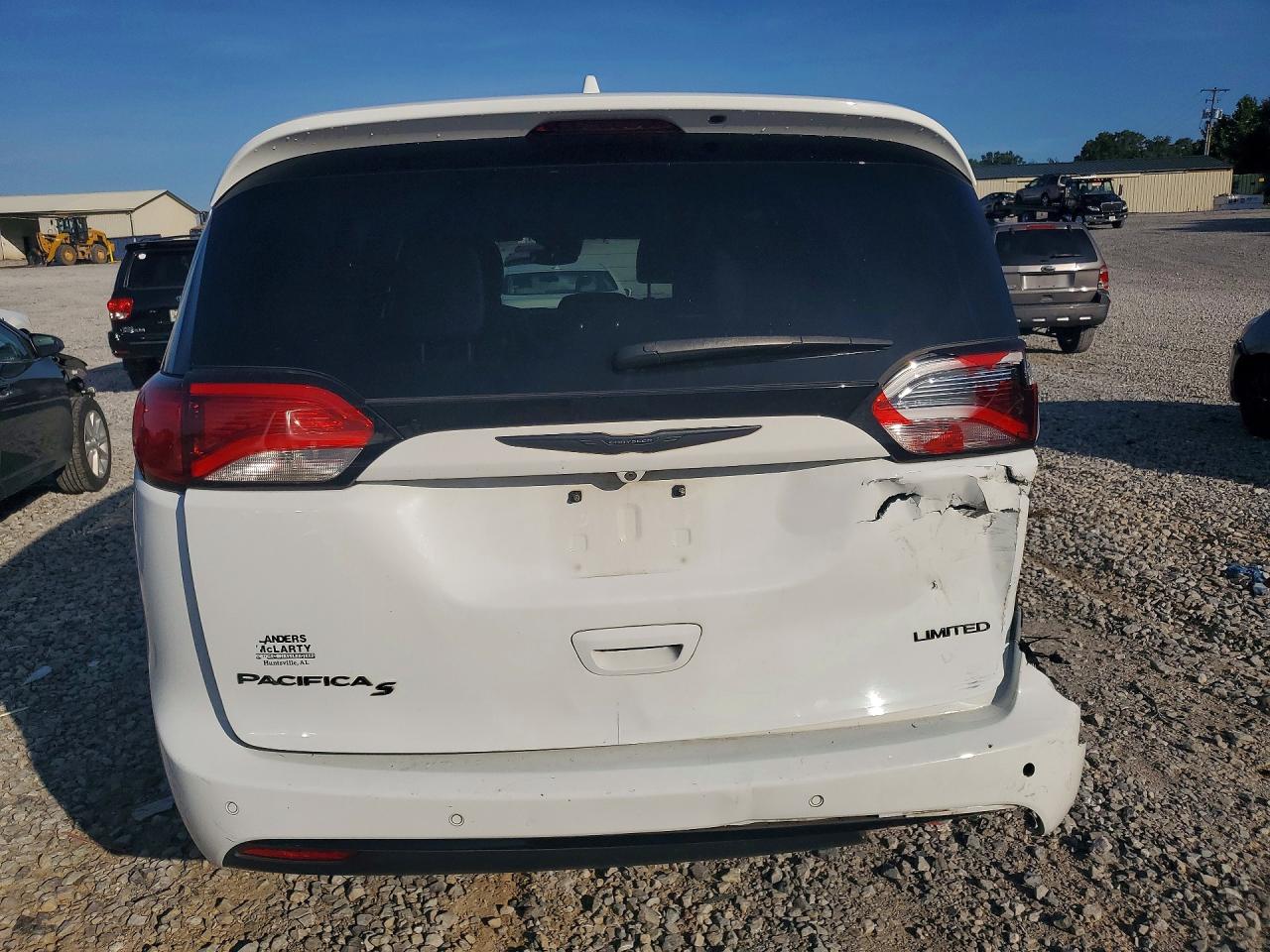 2020 Chrysler Pacifica Limited White vin: 2C4RC1GG5LR286607
