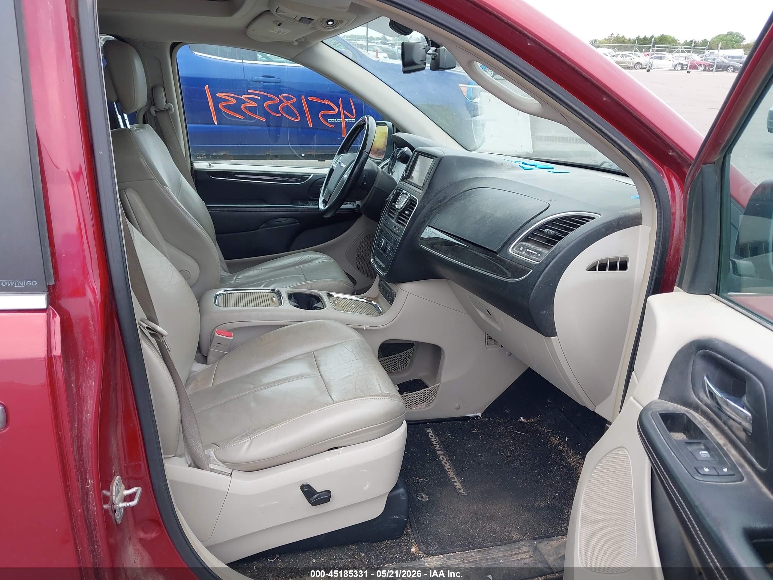 2012 Chrysler Town & Country Limited Red vin: 2C4RC1GG6CR200284