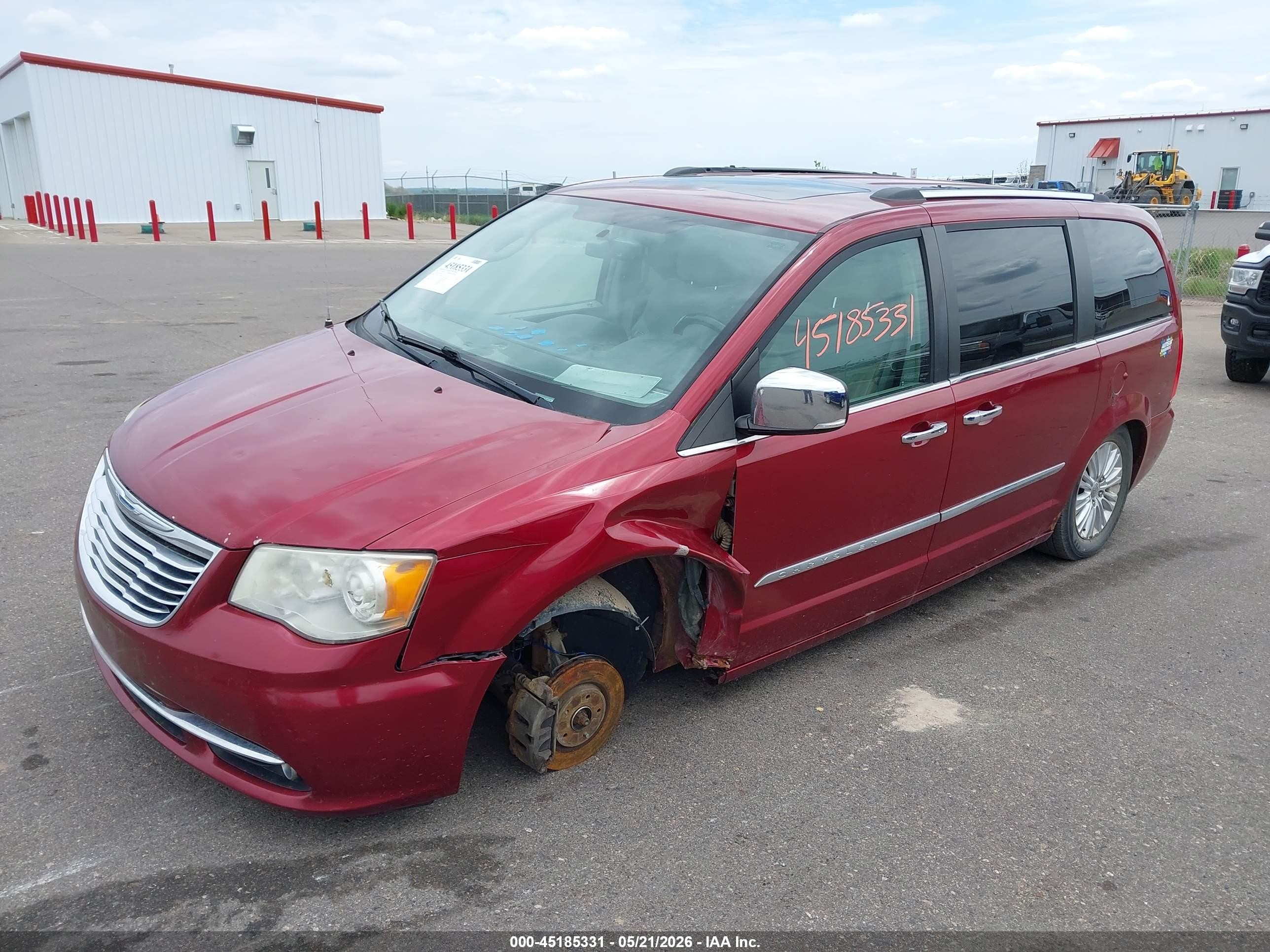 2012 Chrysler Town & Country Limited Red vin: 2C4RC1GG6CR200284