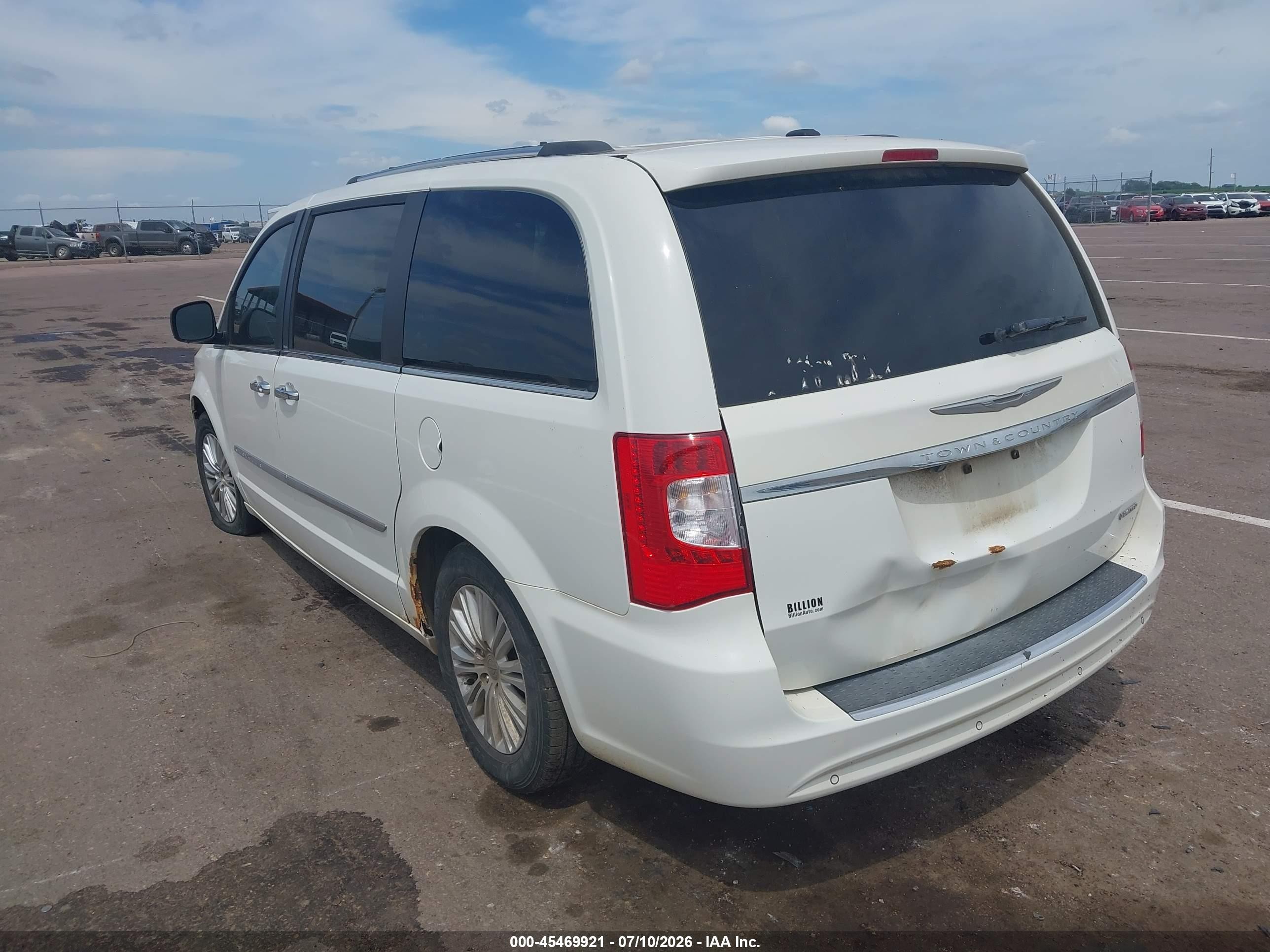 2012 Chrysler Town & Country Limited White vin: 2C4RC1GG6CR245483