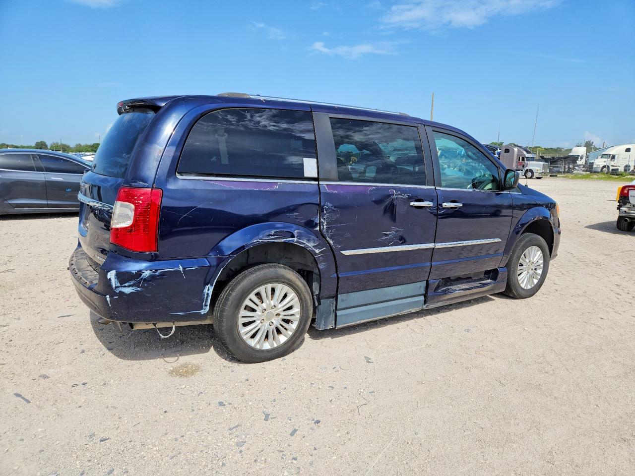 2013 Chrysler Town & Country Limited Blue vin: 2C4RC1GG6DR543985