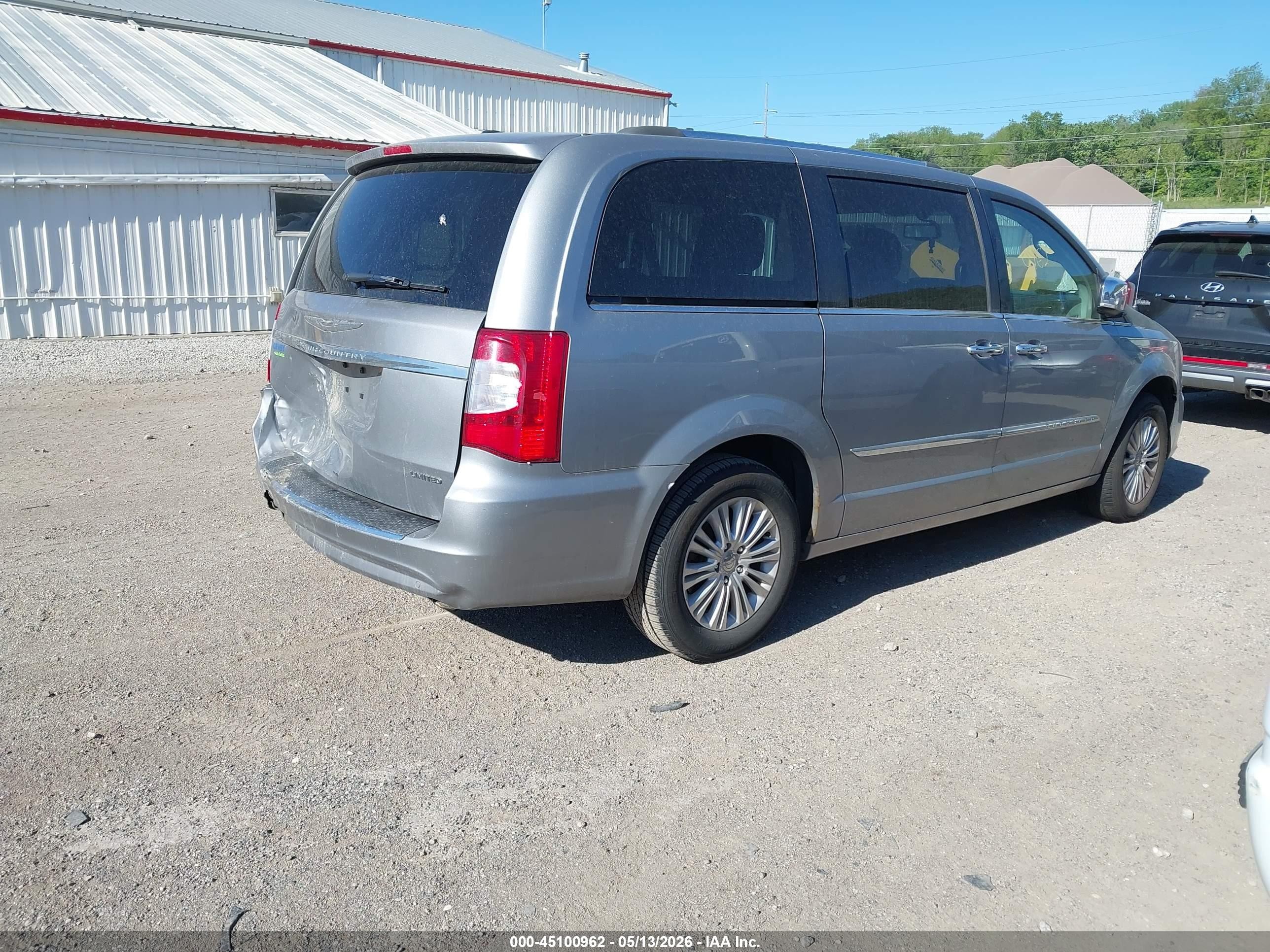 2013 Chrysler Town & Country Limited Silver vin: 2C4RC1GG6DR819548