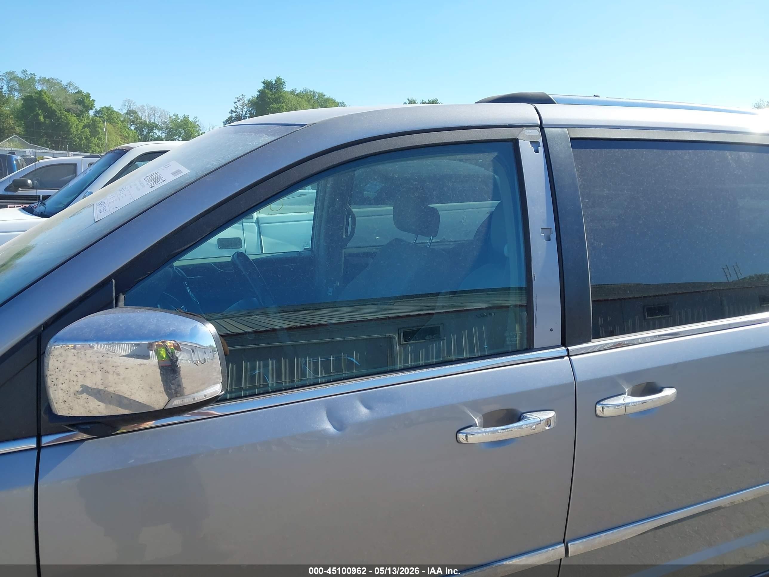 2013 Chrysler Town & Country Limited Silver vin: 2C4RC1GG6DR819548