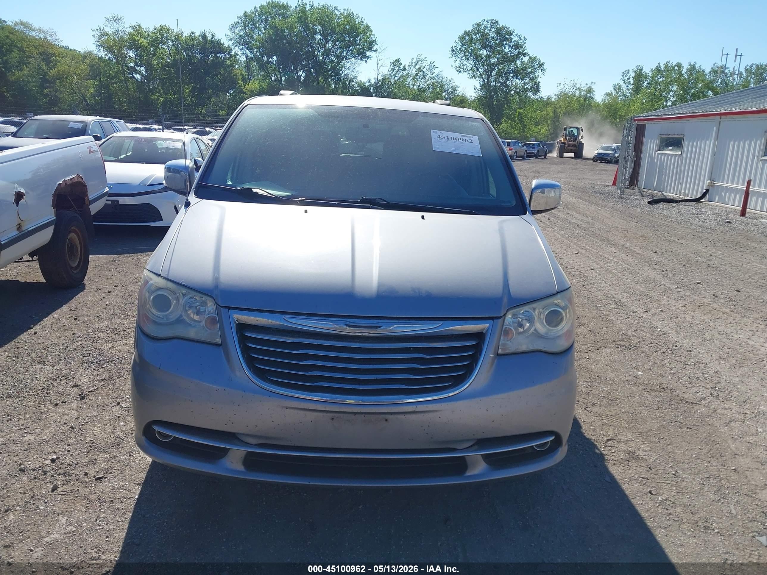 2013 Chrysler Town & Country Limited Silver vin: 2C4RC1GG6DR819548