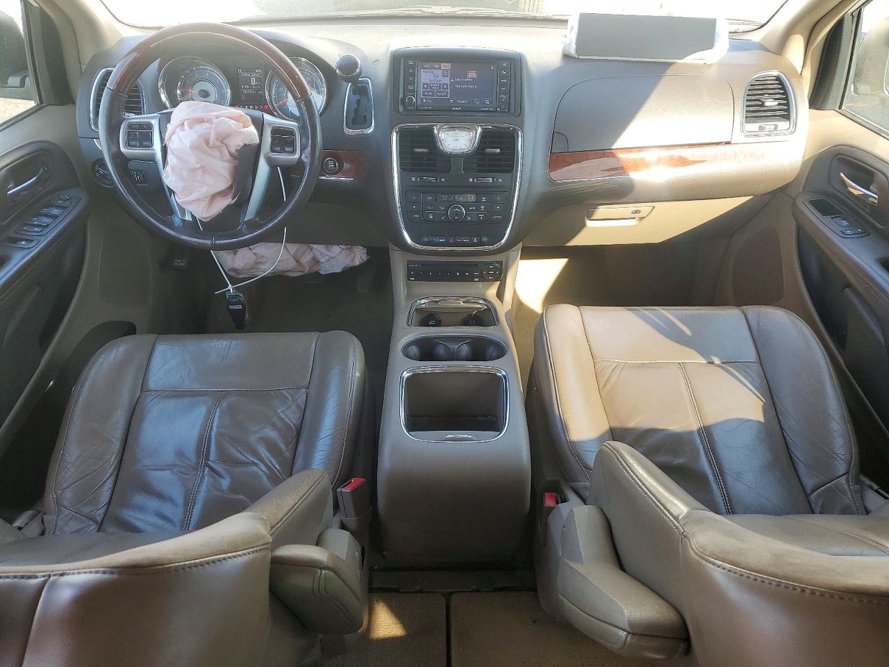 2013 Chrysler Town & Country Limited White vin: 2C4RC1GG7DR510283