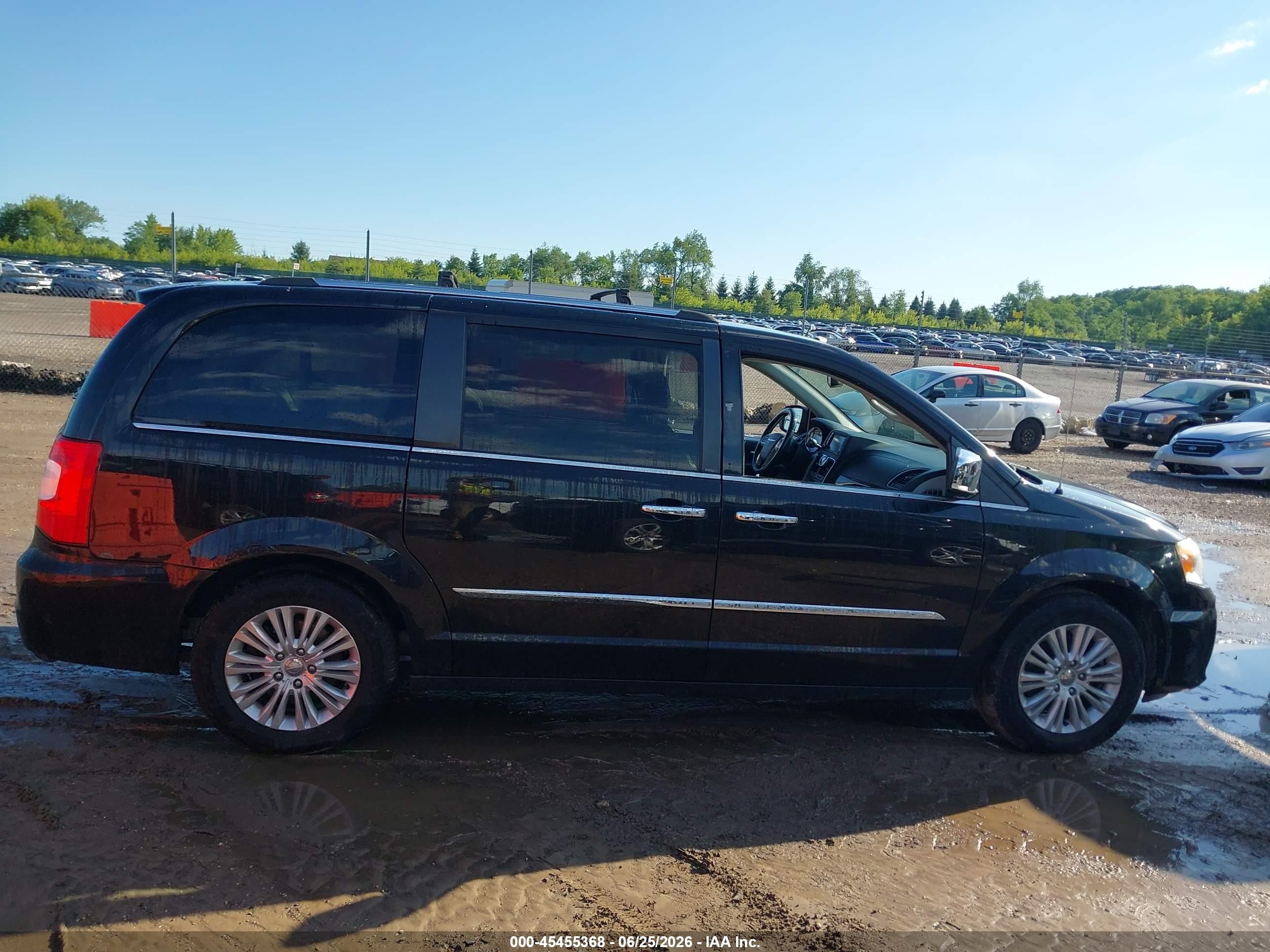 2013 Chrysler Town & Country Limited Black vin: 2C4RC1GG7DR806033
