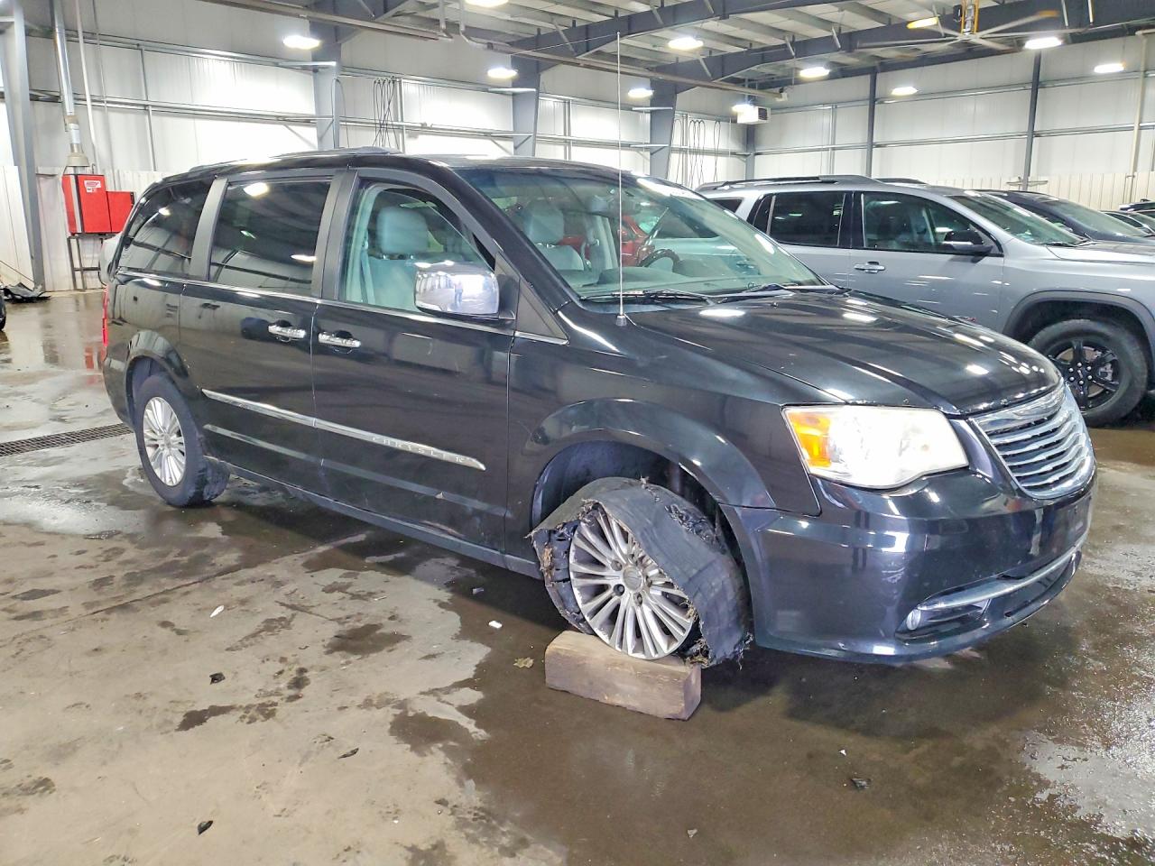 2013 Chrysler Town & Country Limited Black vin: 2C4RC1GG7DR811104