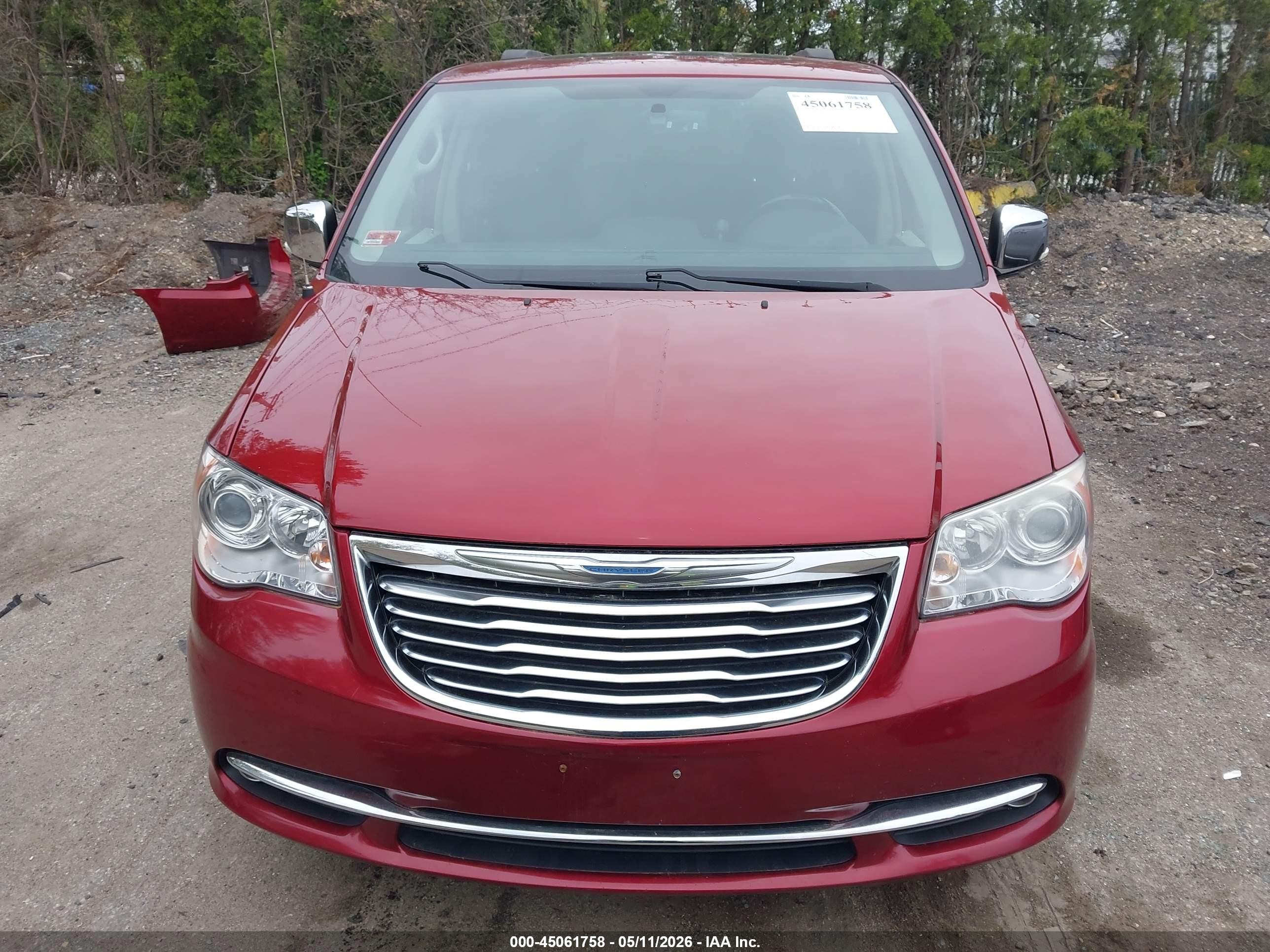 2015 Chrysler Town & Country Limited Platinum Red vin: 2C4RC1GG7FR506124
