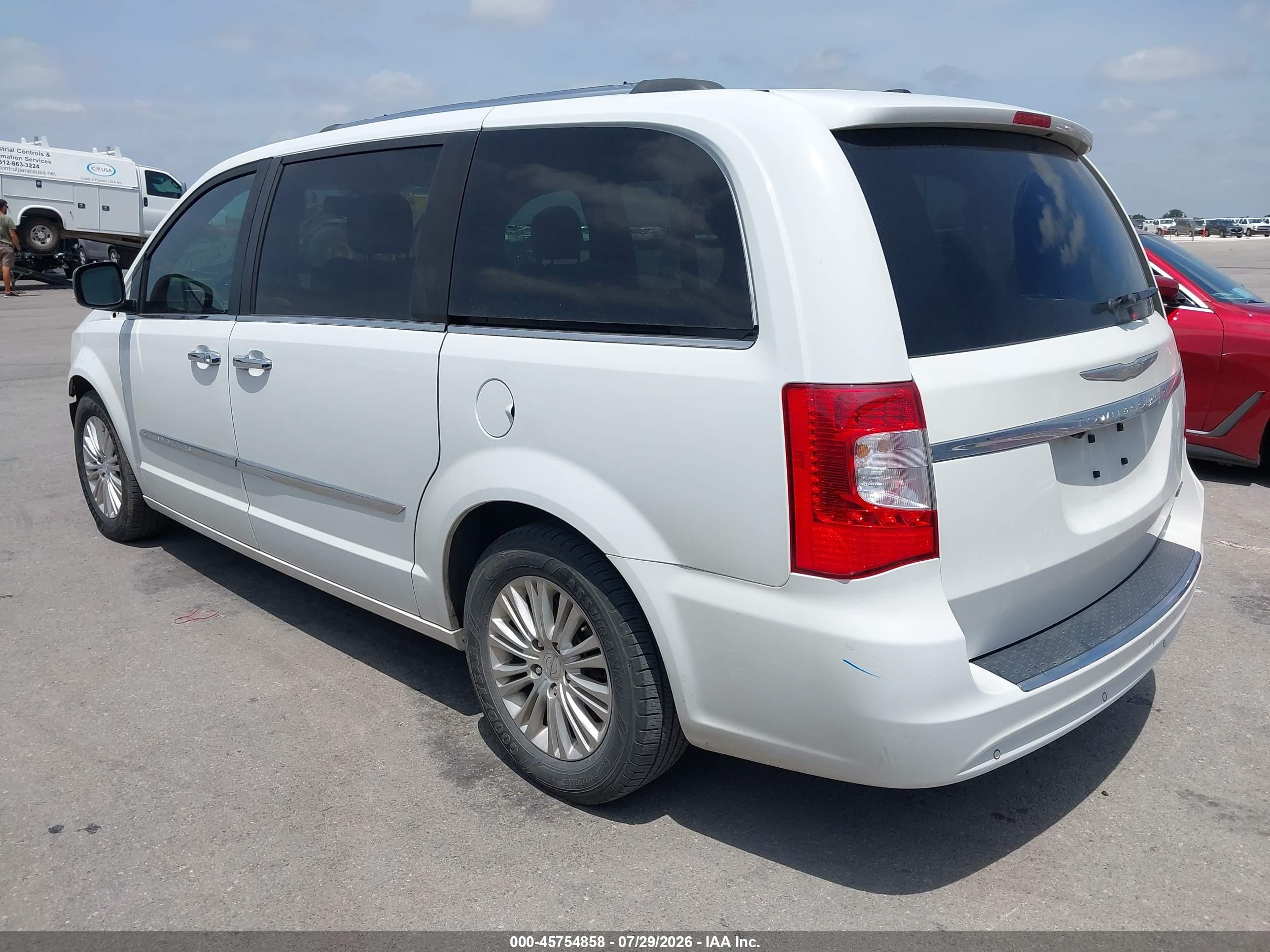 2015 Chrysler Town & Country Limited Platinum White vin: 2C4RC1GG7FR610161