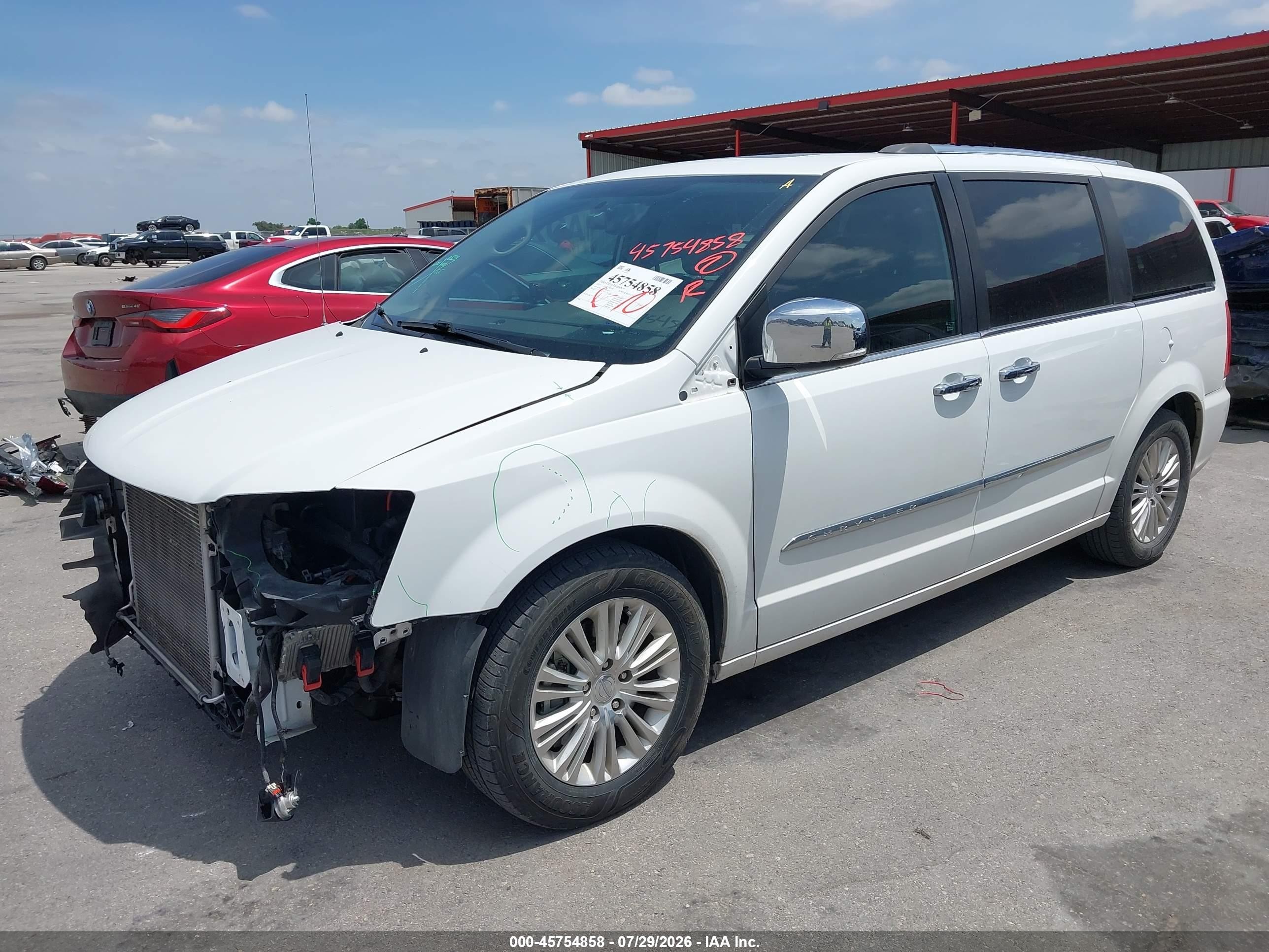 2015 Chrysler Town & Country Limited Platinum White vin: 2C4RC1GG7FR610161