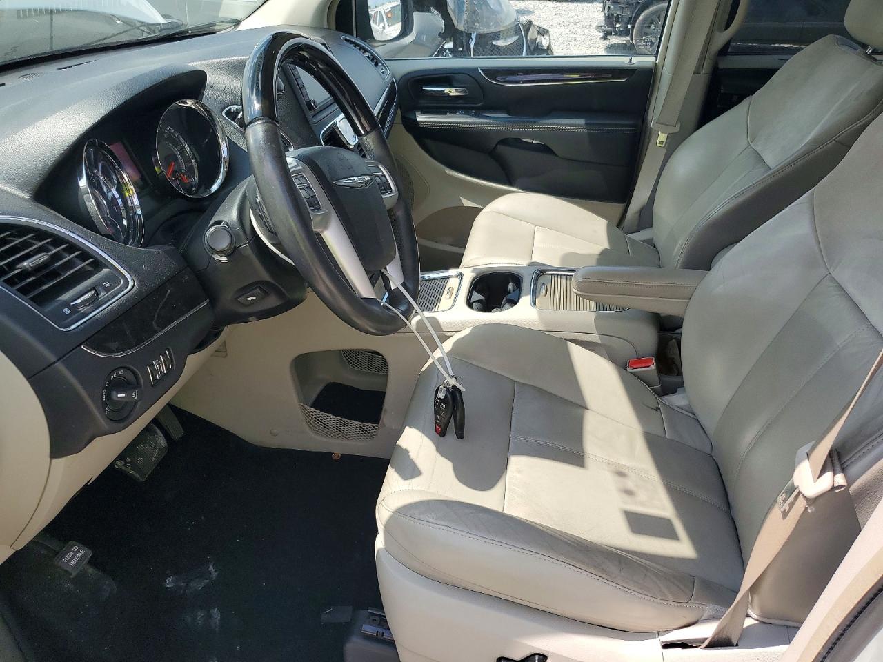 2015 Chrysler Town & Country Limited Platinum Белый vin: 2C4RC1GG7FR752879