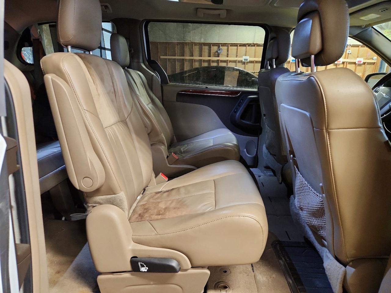 2016 Chrysler Town & Country Limited Platinum Белый vin: 2C4RC1GG7GR166975
