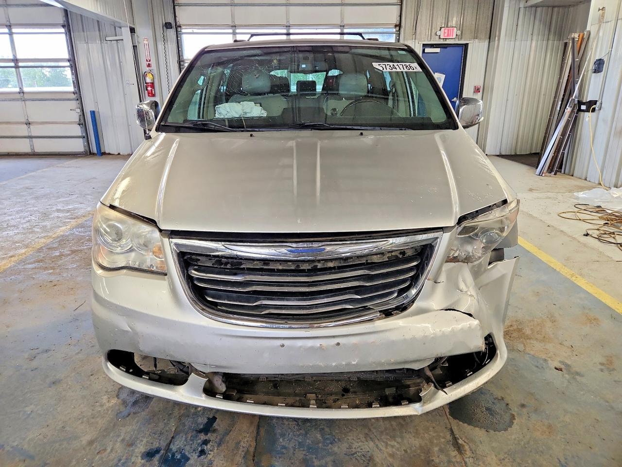 2012 Chrysler Town & Country Limited Silver vin: 2C4RC1GG8CR105712