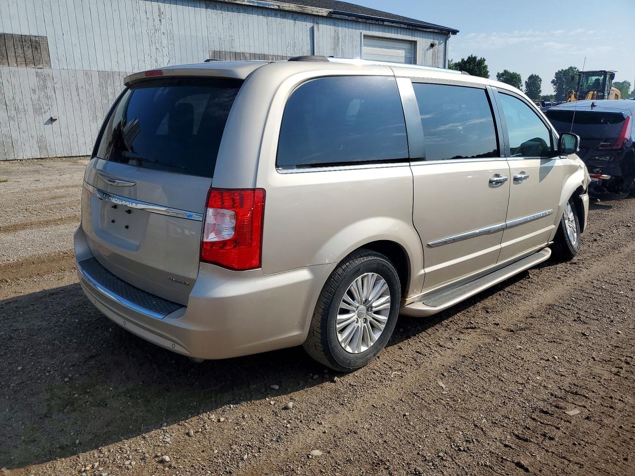 2013 Chrysler Town & Country Limited Tan vin: 2C4RC1GG8DR661214