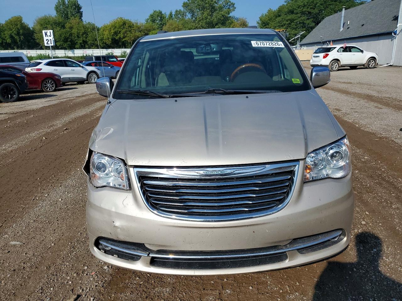 2013 Chrysler Town & Country Limited Tan vin: 2C4RC1GG8DR661214