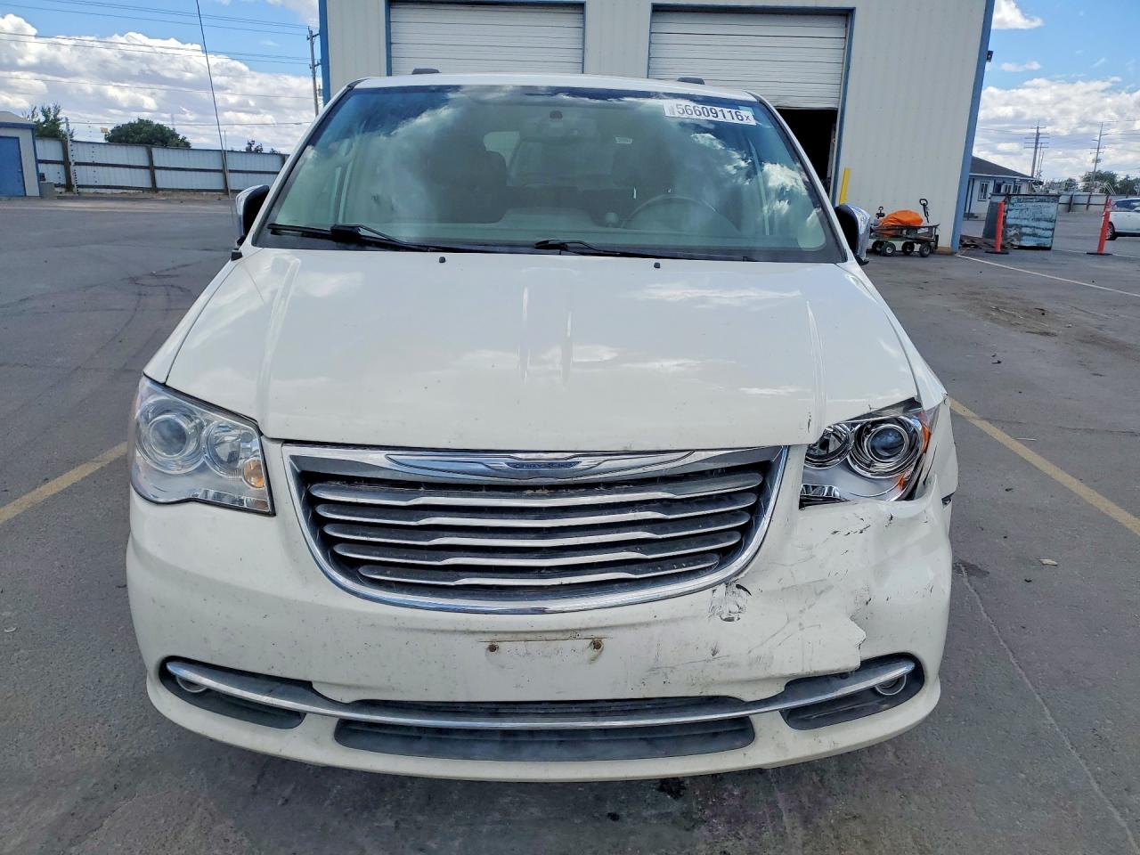2013 Chrysler Town & Country Limited White vin: 2C4RC1GG8DR786522