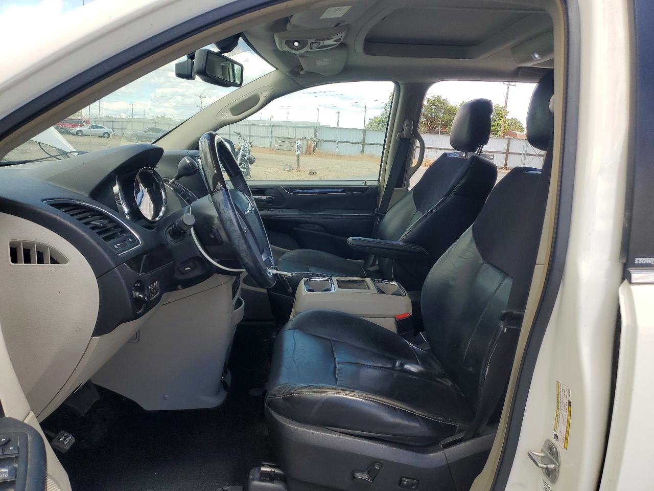 2013 Chrysler Town & Country Limited White vin: 2C4RC1GG8DR786522
