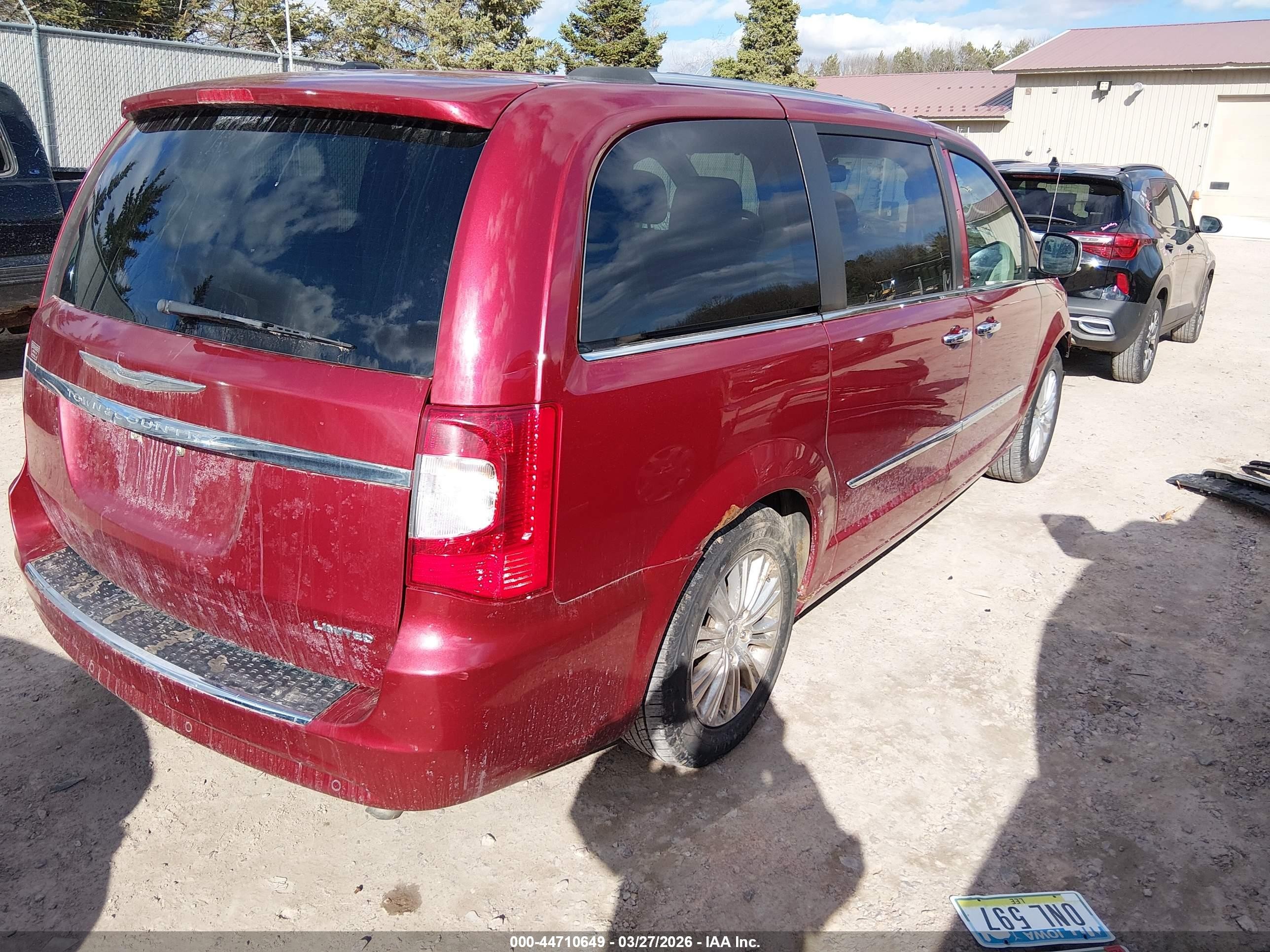 2014 Chrysler Town & Country Limited Red vin: 2C4RC1GG8ER112615