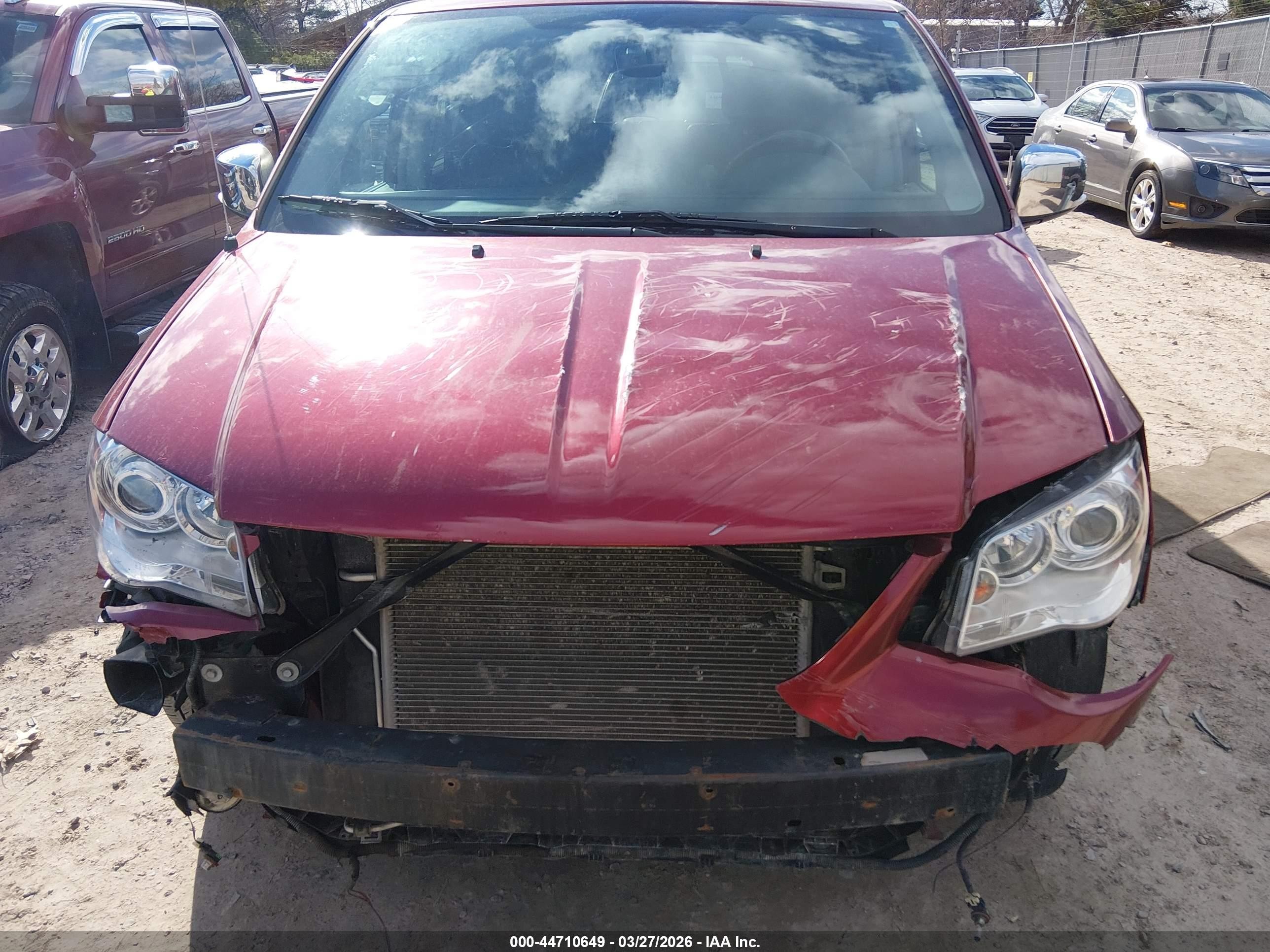 2014 Chrysler Town & Country Limited Red vin: 2C4RC1GG8ER112615
