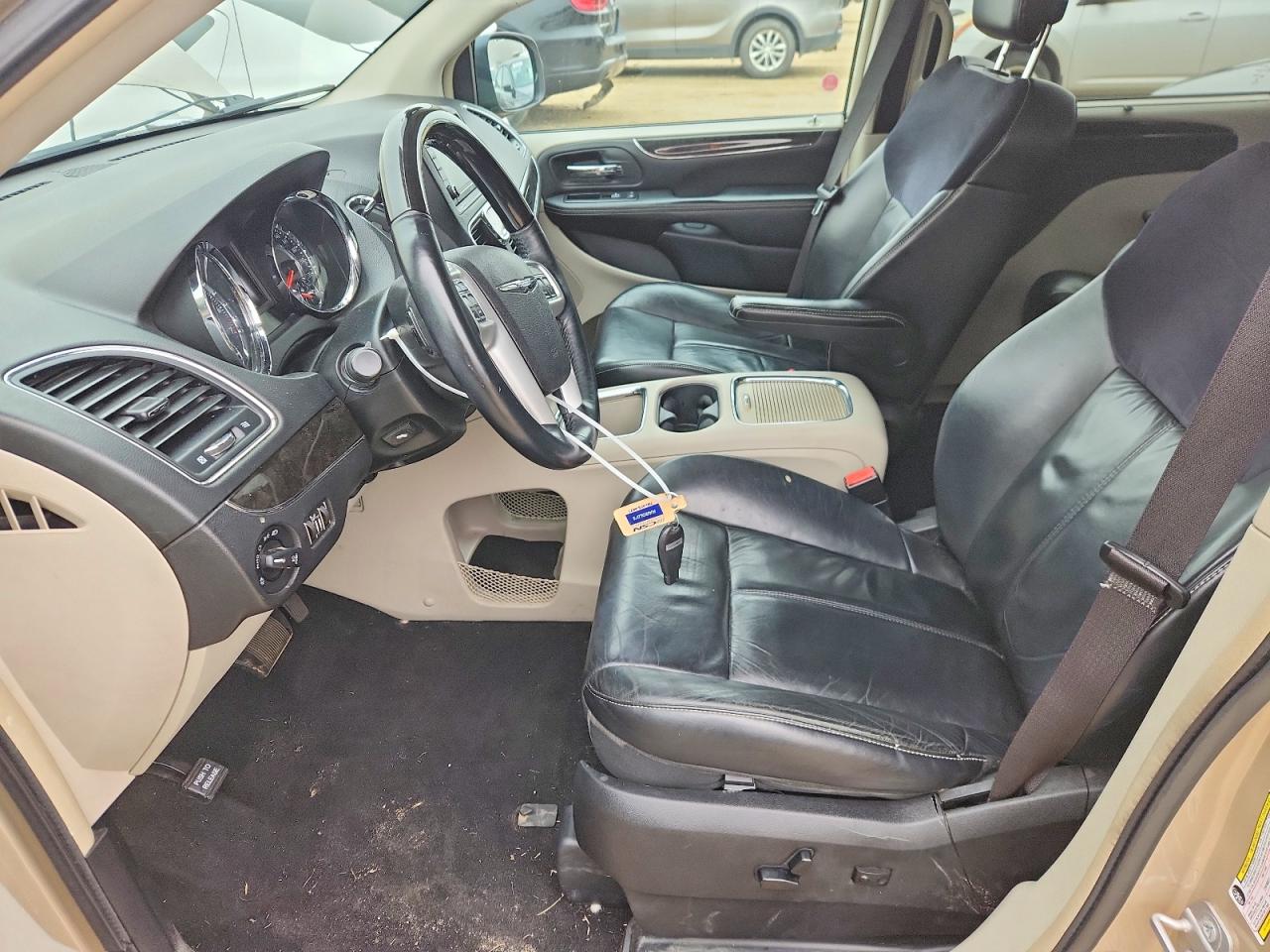 2015 Chrysler Town & Country Limited Platinum Gold vin: 2C4RC1GG8FR583293