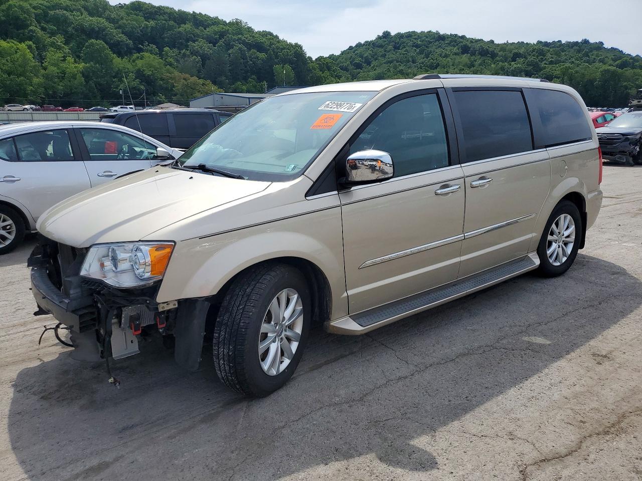 2015 Chrysler Town & Country Limited Platinum Beige vin: 2C4RC1GG8FR629849