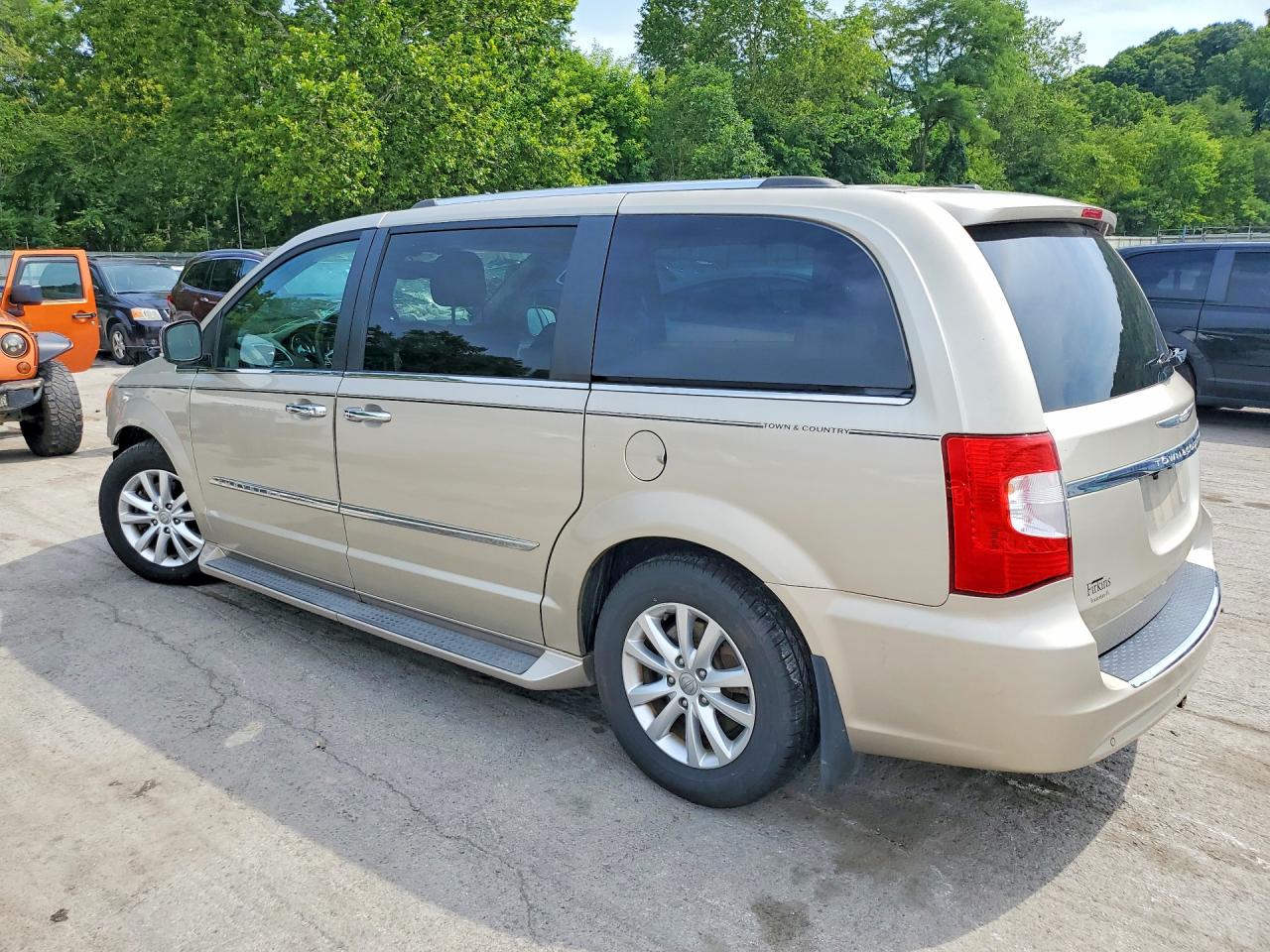 2015 Chrysler Town & Country Limited Platinum Beige vin: 2C4RC1GG8FR629849