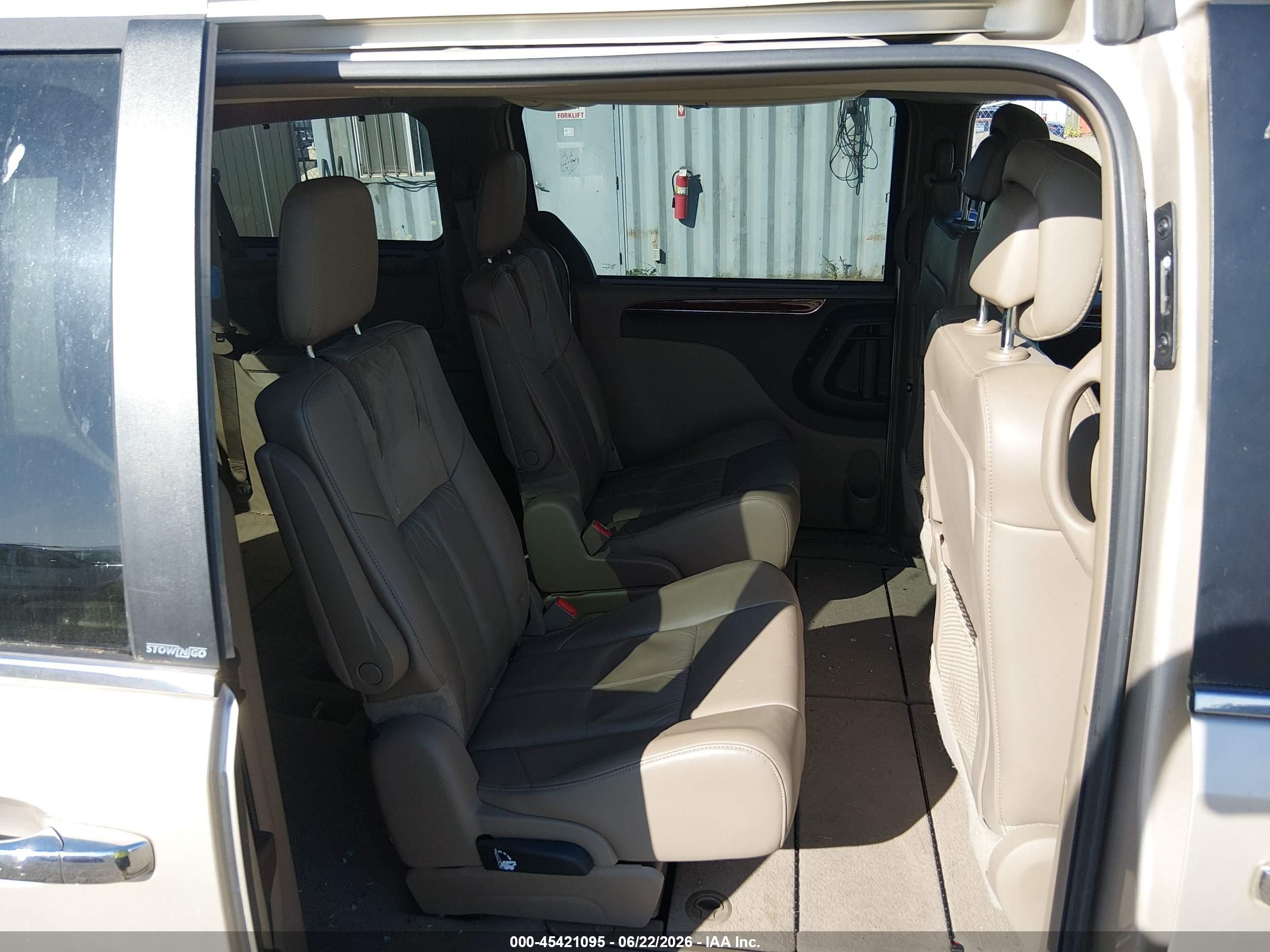 2012 Chrysler Town & Country Limited Gold vin: 2C4RC1GG9CR270930