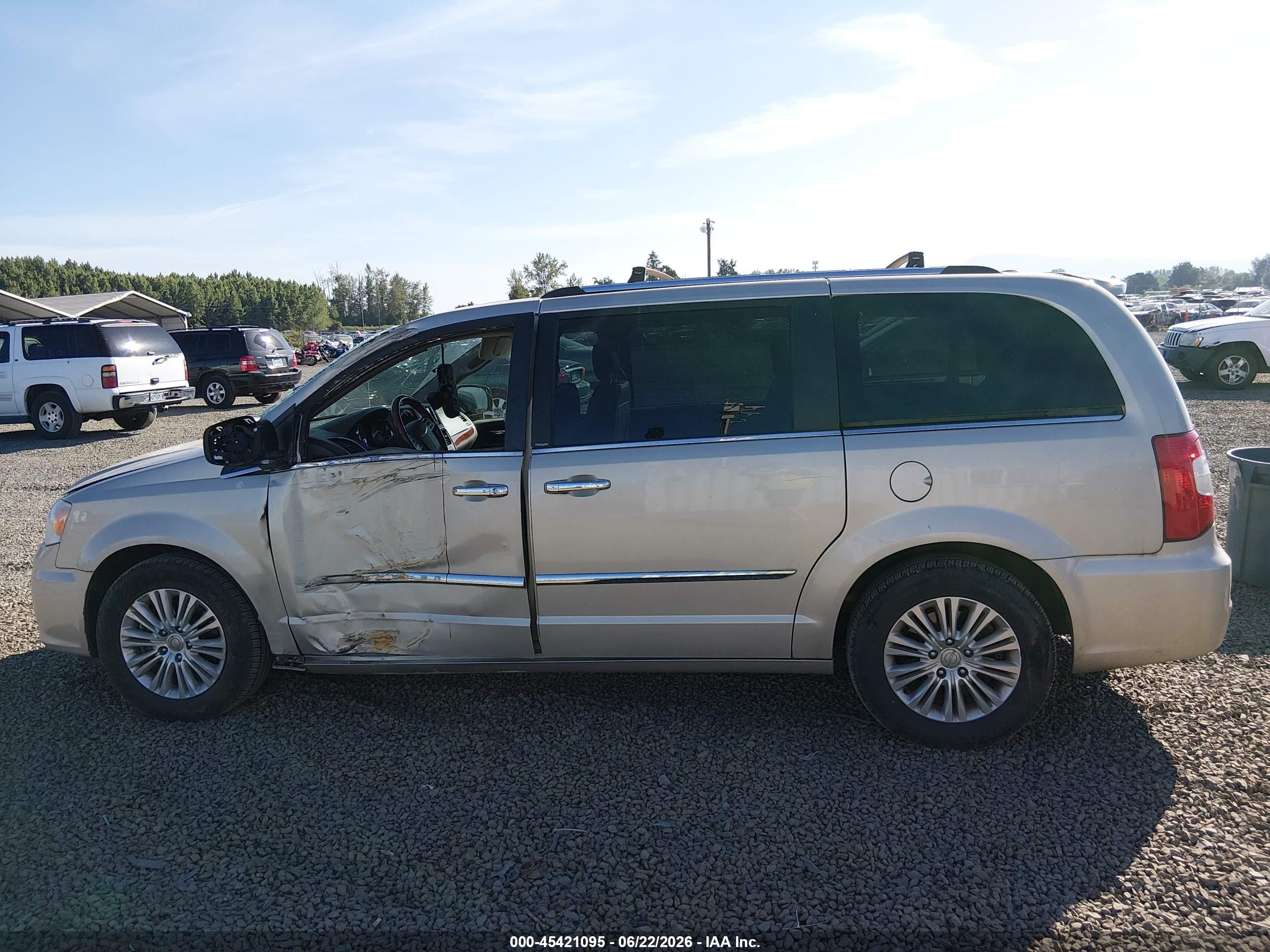 2012 Chrysler Town & Country Limited Gold vin: 2C4RC1GG9CR270930