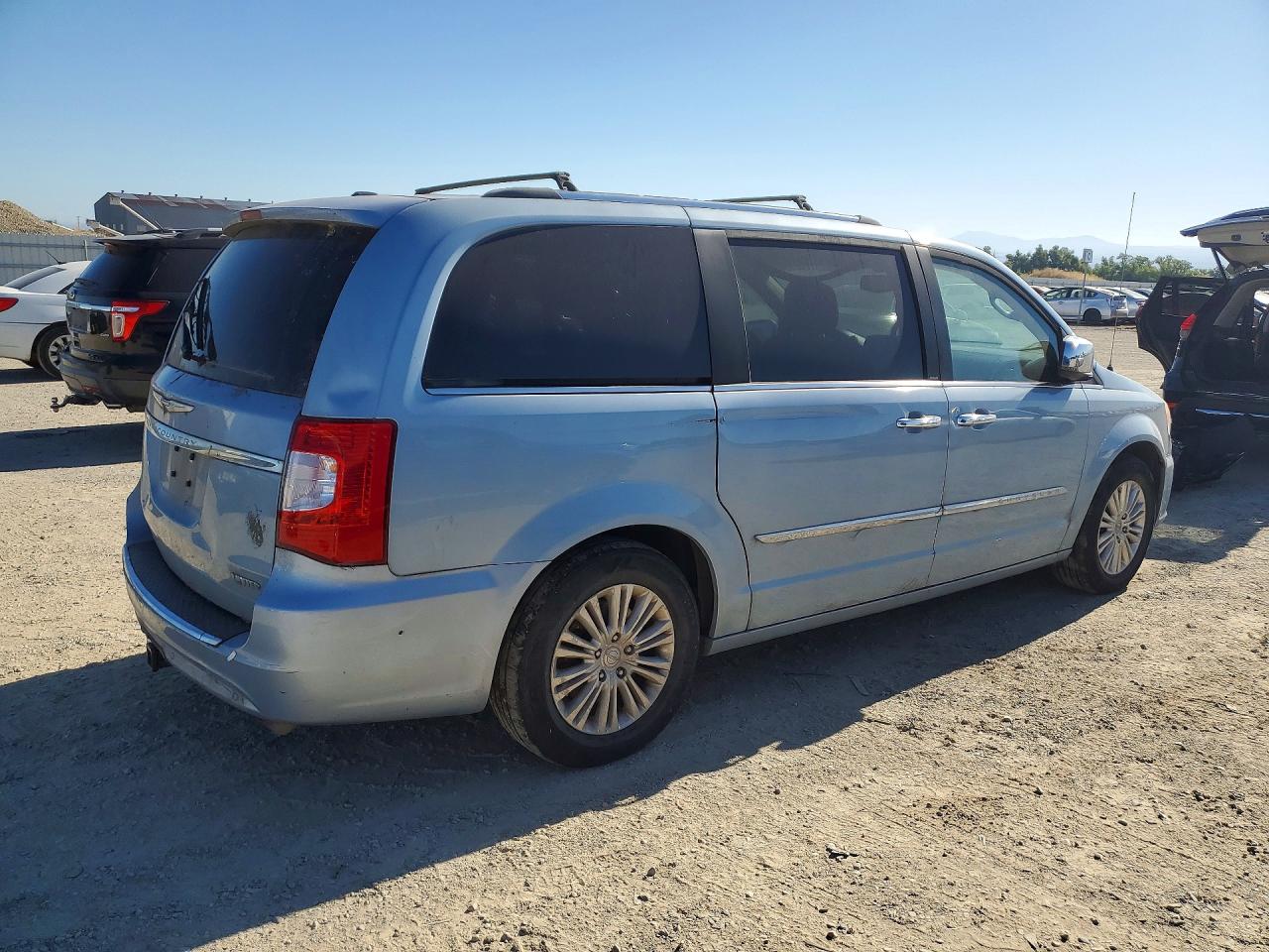 2013 Chrysler Town & Country Limited Blue vin: 2C4RC1GG9DR662680