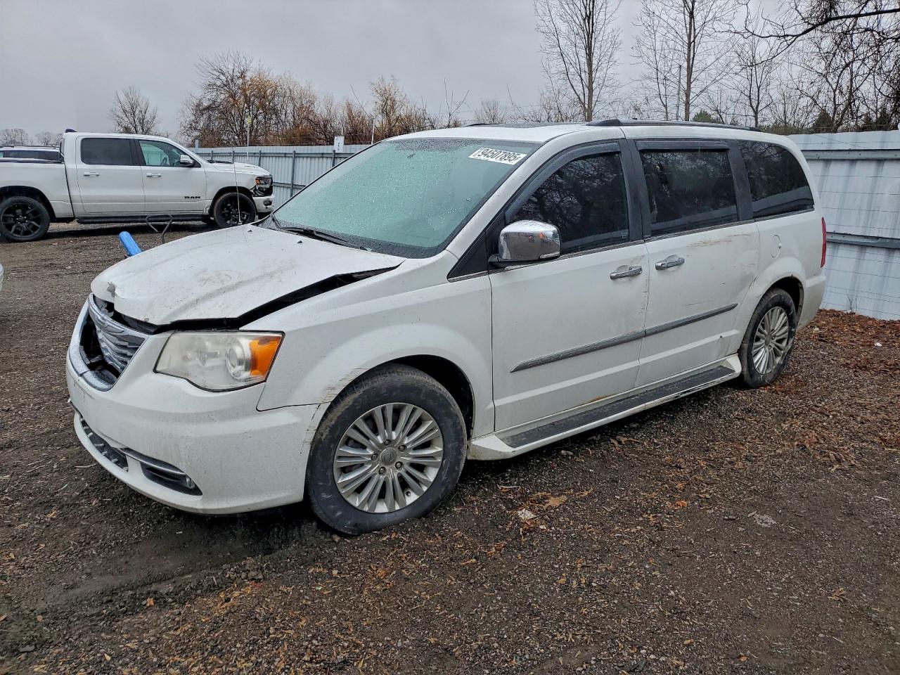 2014 Chrysler Town & Country Limited White vin: 2C4RC1GG9ER149950