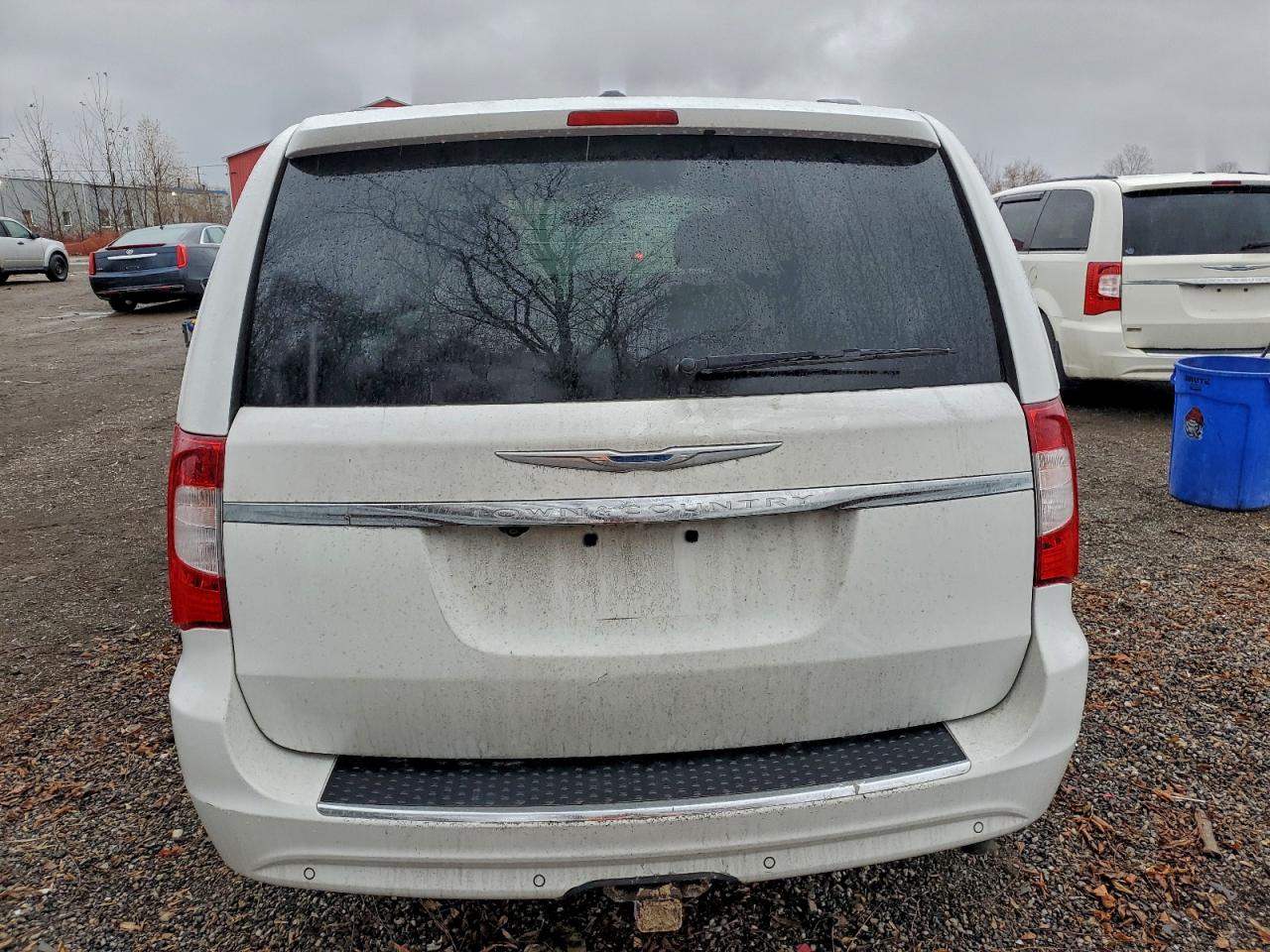 2014 Chrysler Town & Country Limited White vin: 2C4RC1GG9ER149950