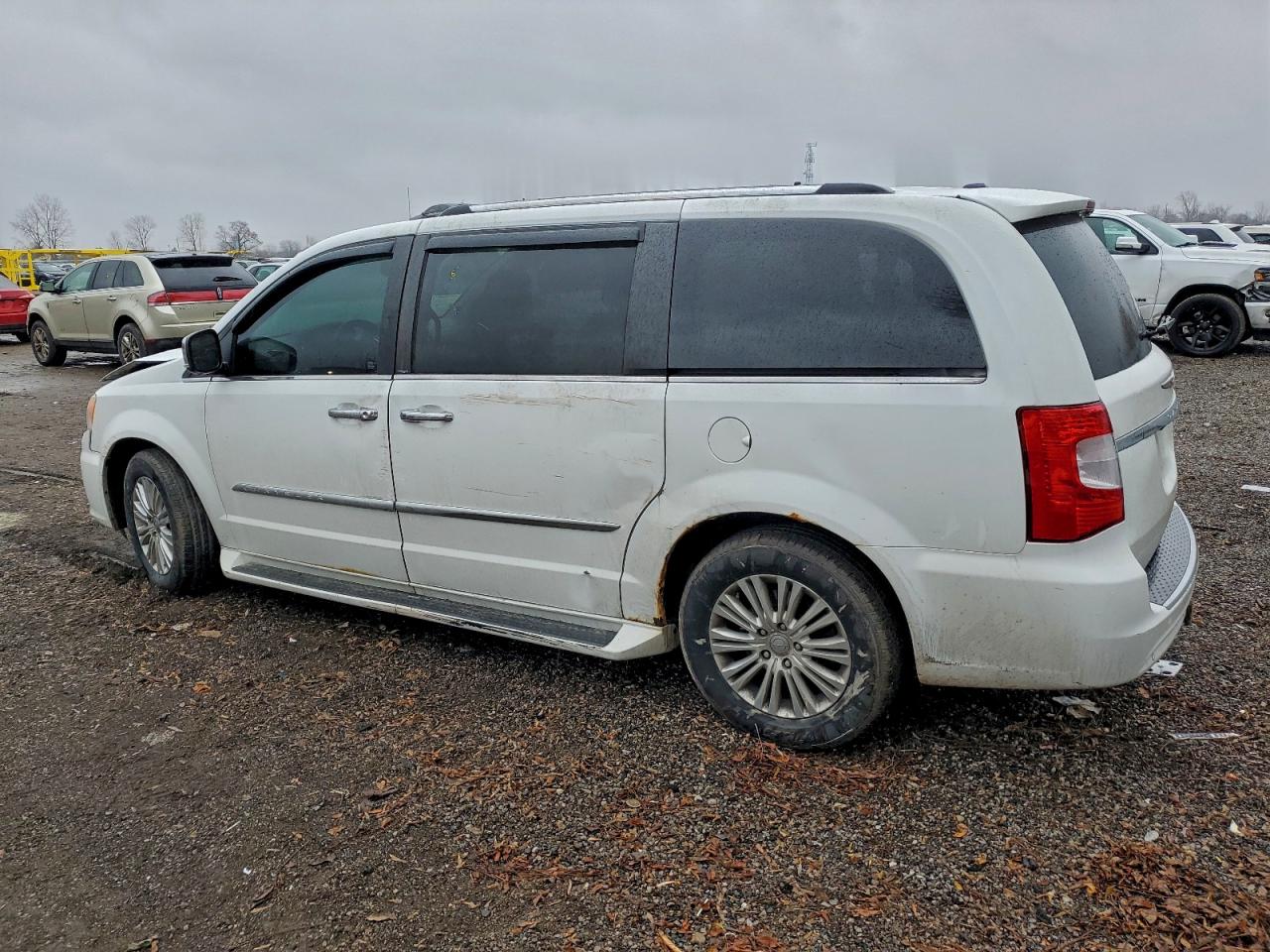 2014 Chrysler Town & Country Limited White vin: 2C4RC1GG9ER149950