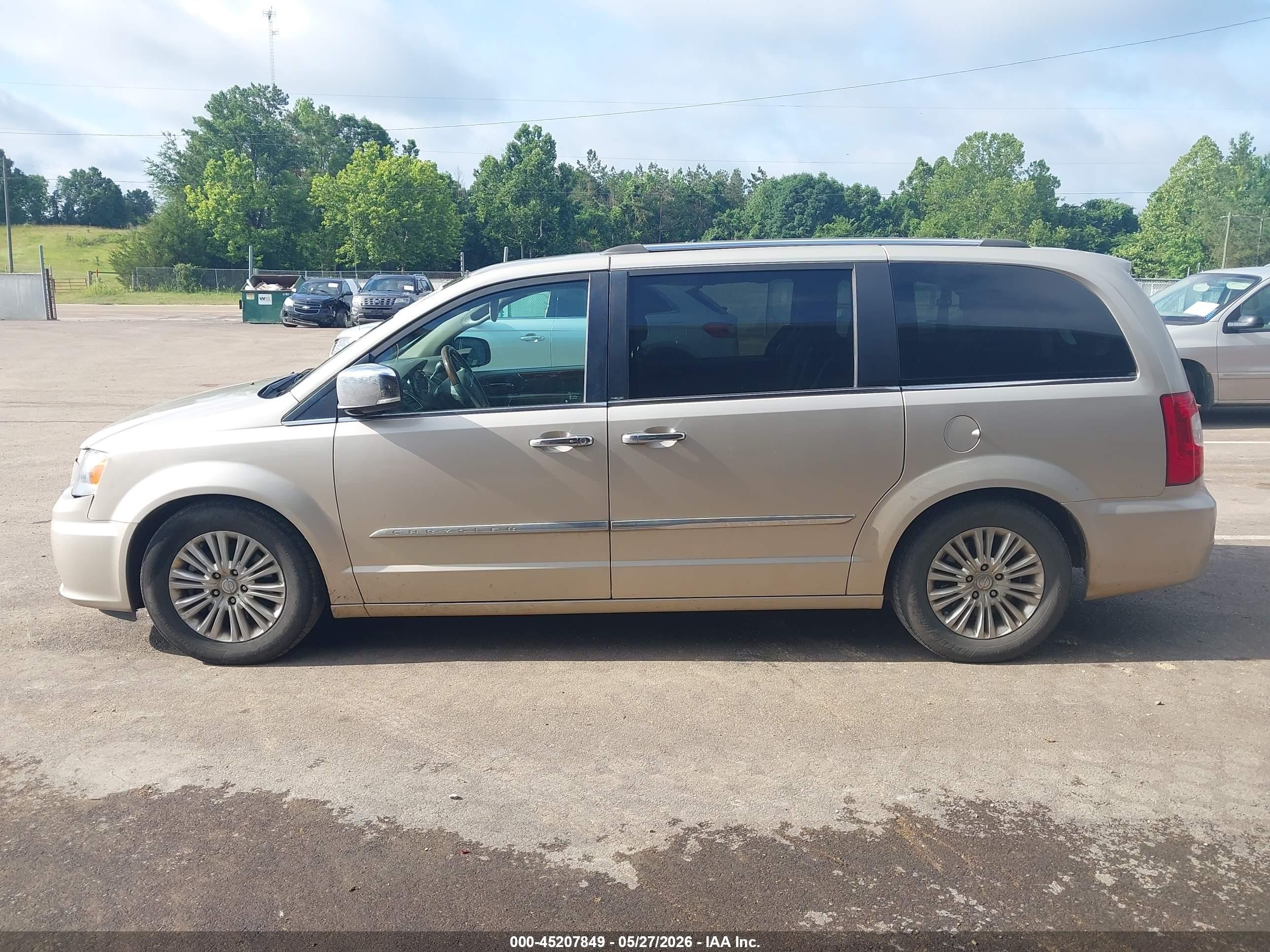 2014 Chrysler Town & Country Limited Beige vin: 2C4RC1GG9ER204218