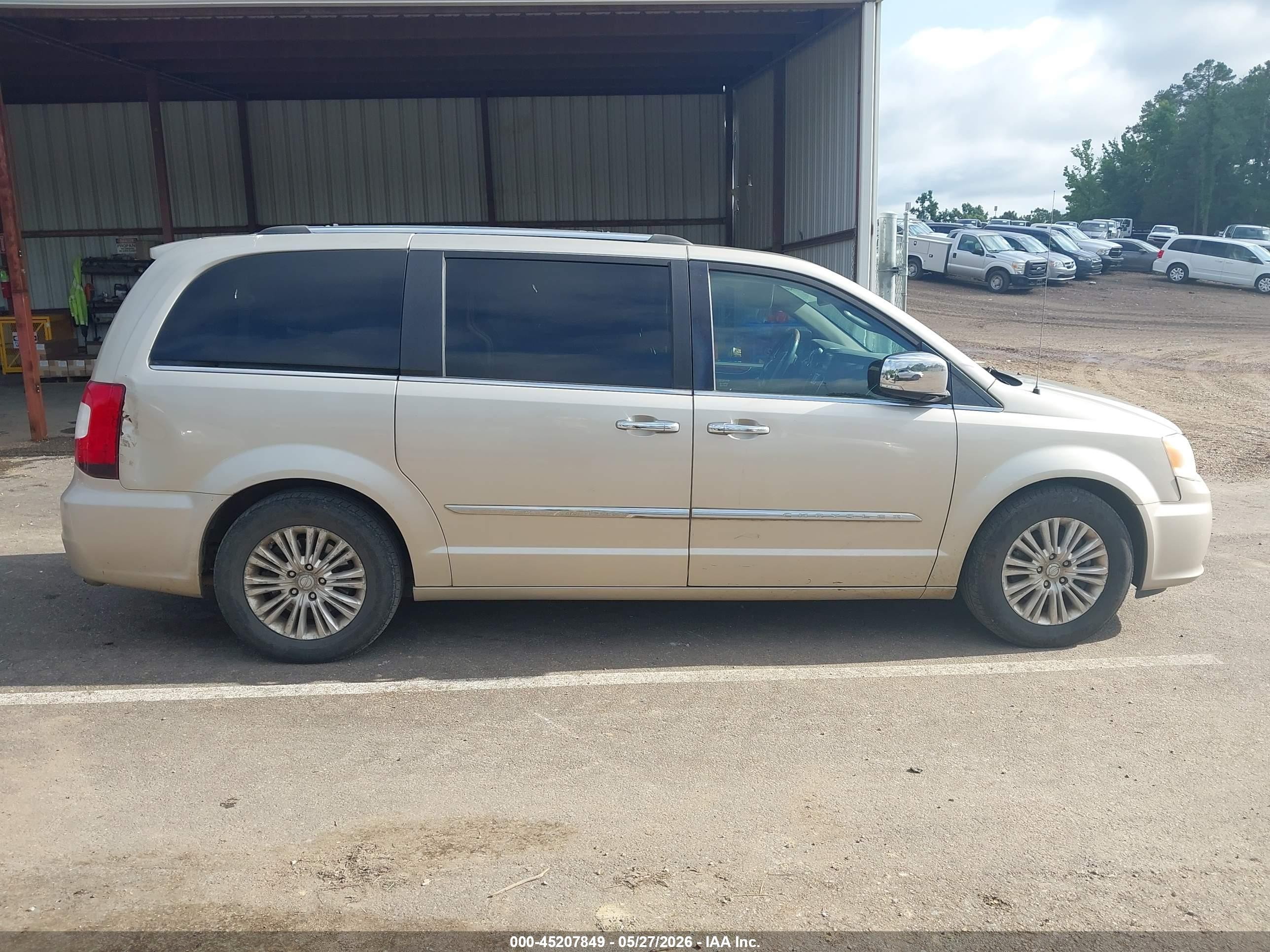 2014 Chrysler Town & Country Limited Beige vin: 2C4RC1GG9ER204218