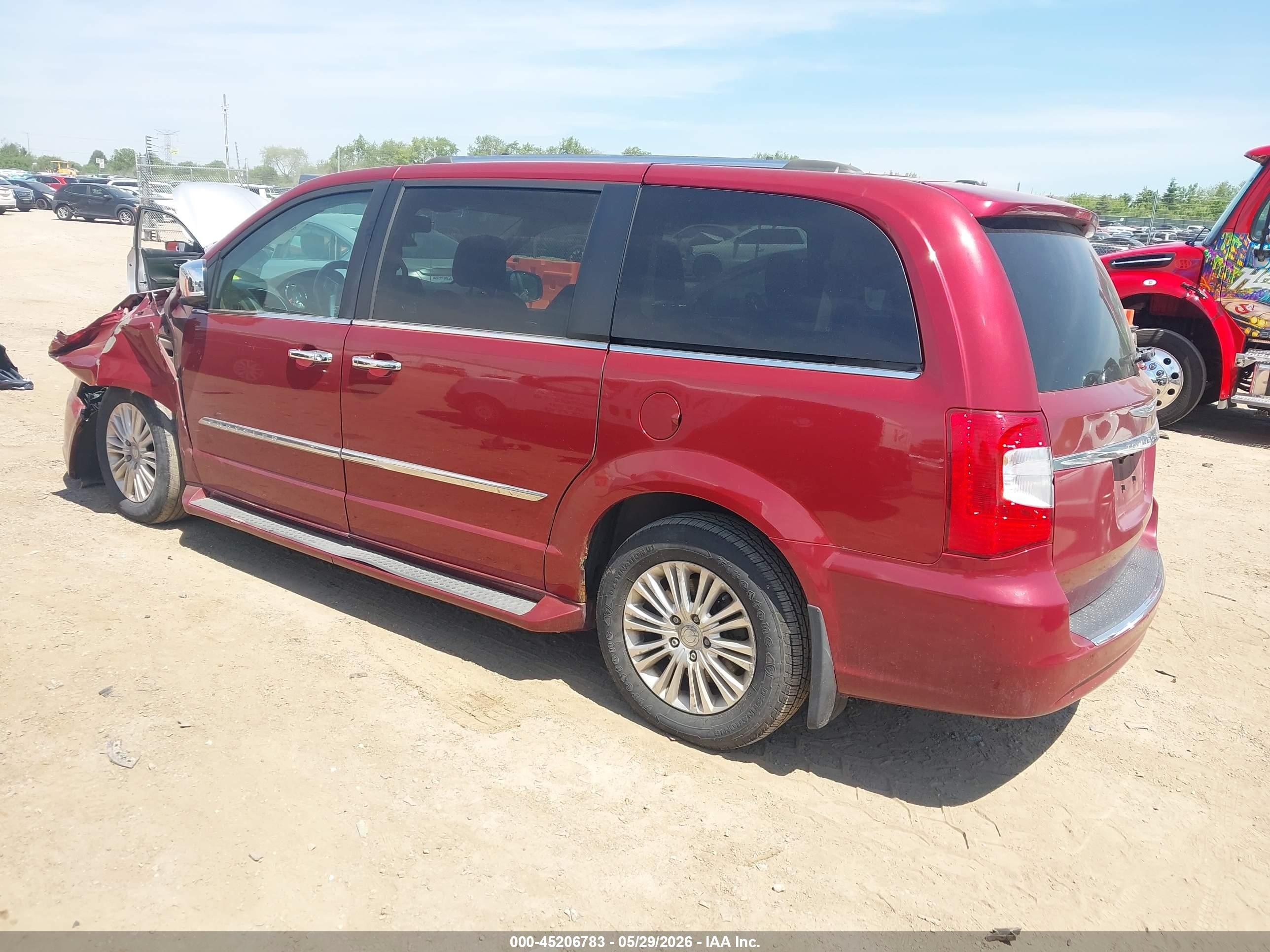 2014 Chrysler Town & Country Limited Red vin: 2C4RC1GG9ER408565