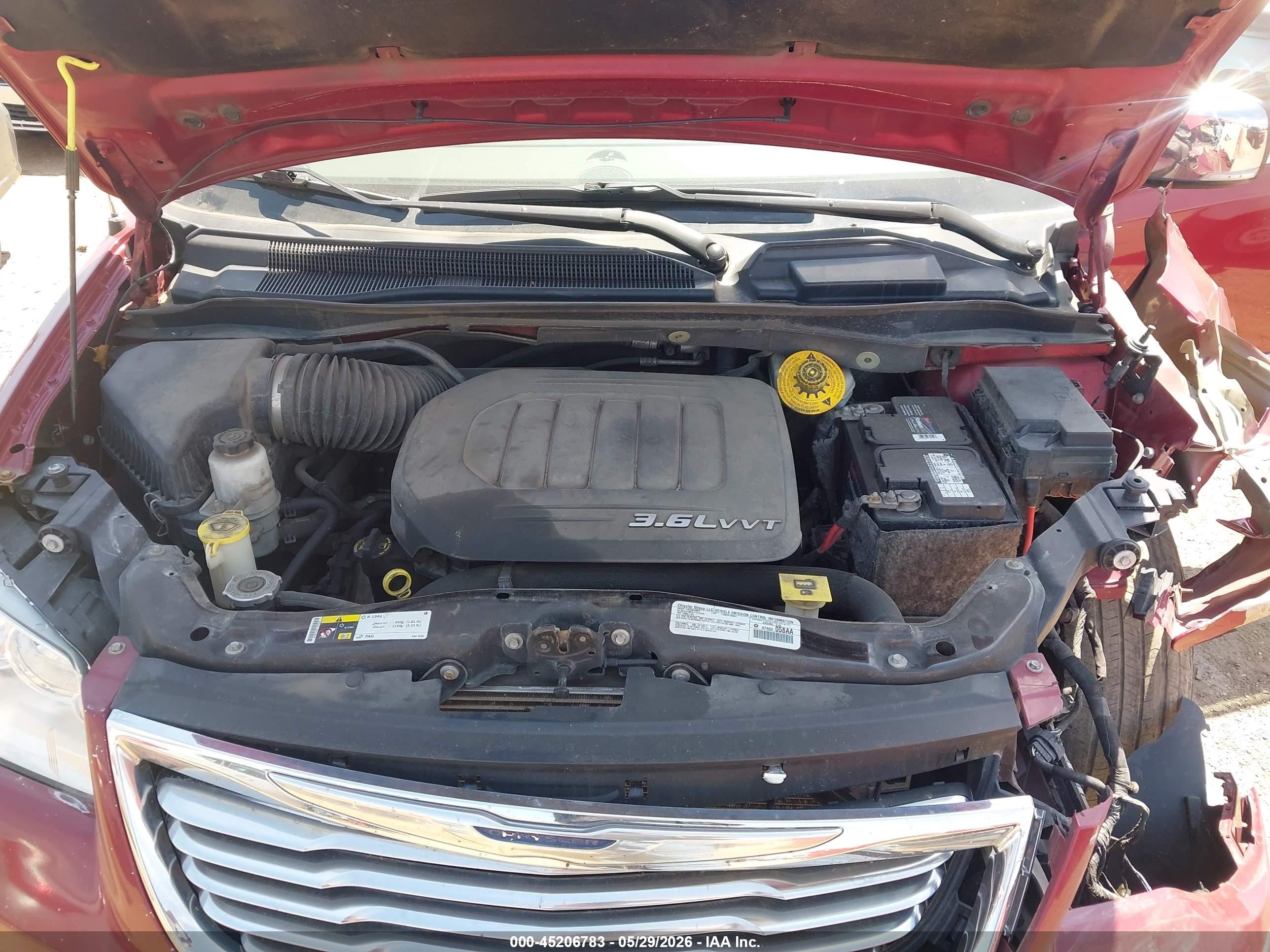 2014 Chrysler Town & Country Limited Red vin: 2C4RC1GG9ER408565