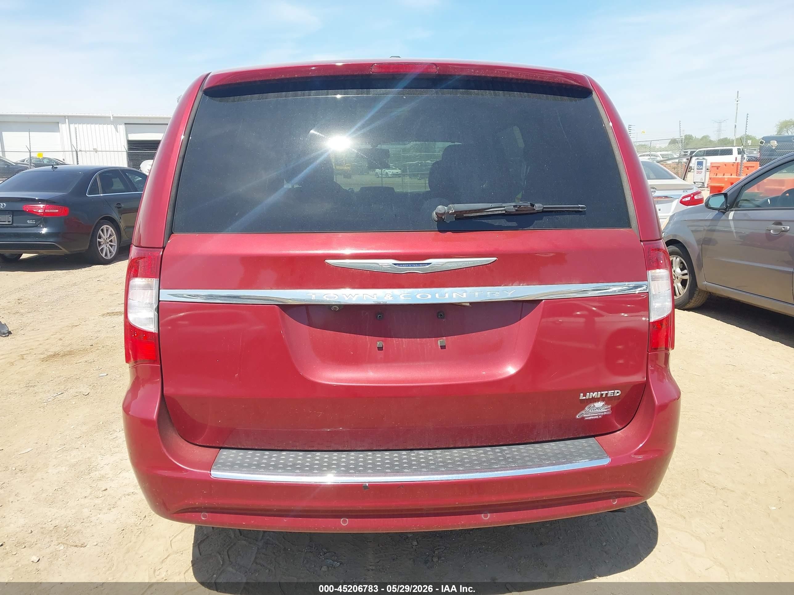 2014 Chrysler Town & Country Limited Red vin: 2C4RC1GG9ER408565
