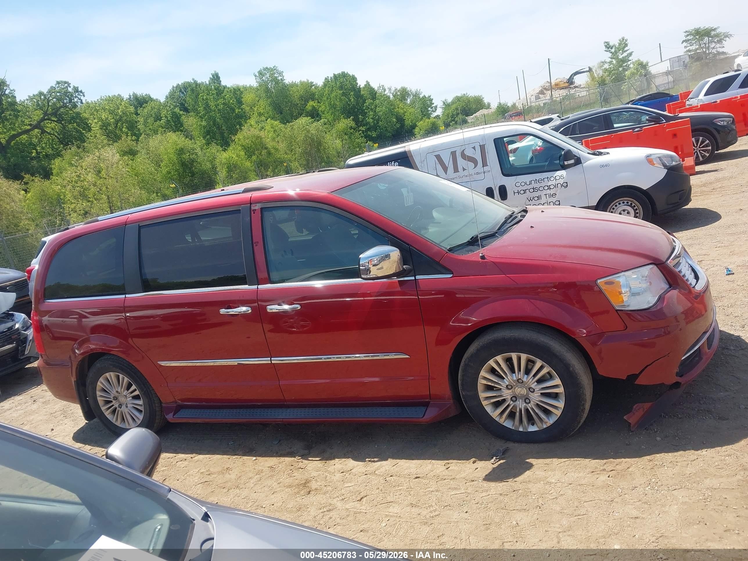 2014 Chrysler Town & Country Limited Red vin: 2C4RC1GG9ER408565