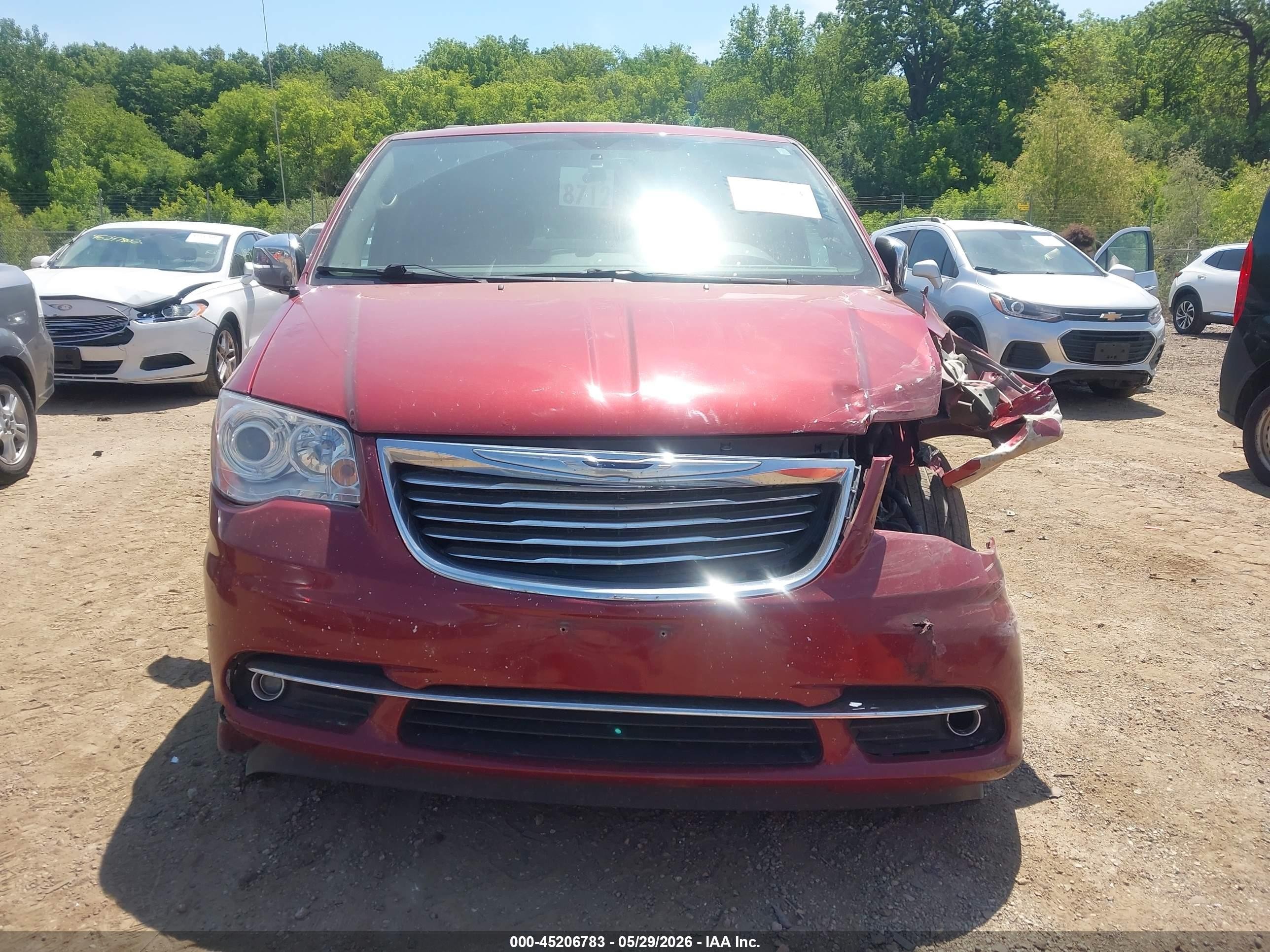 2014 Chrysler Town & Country Limited Red vin: 2C4RC1GG9ER408565